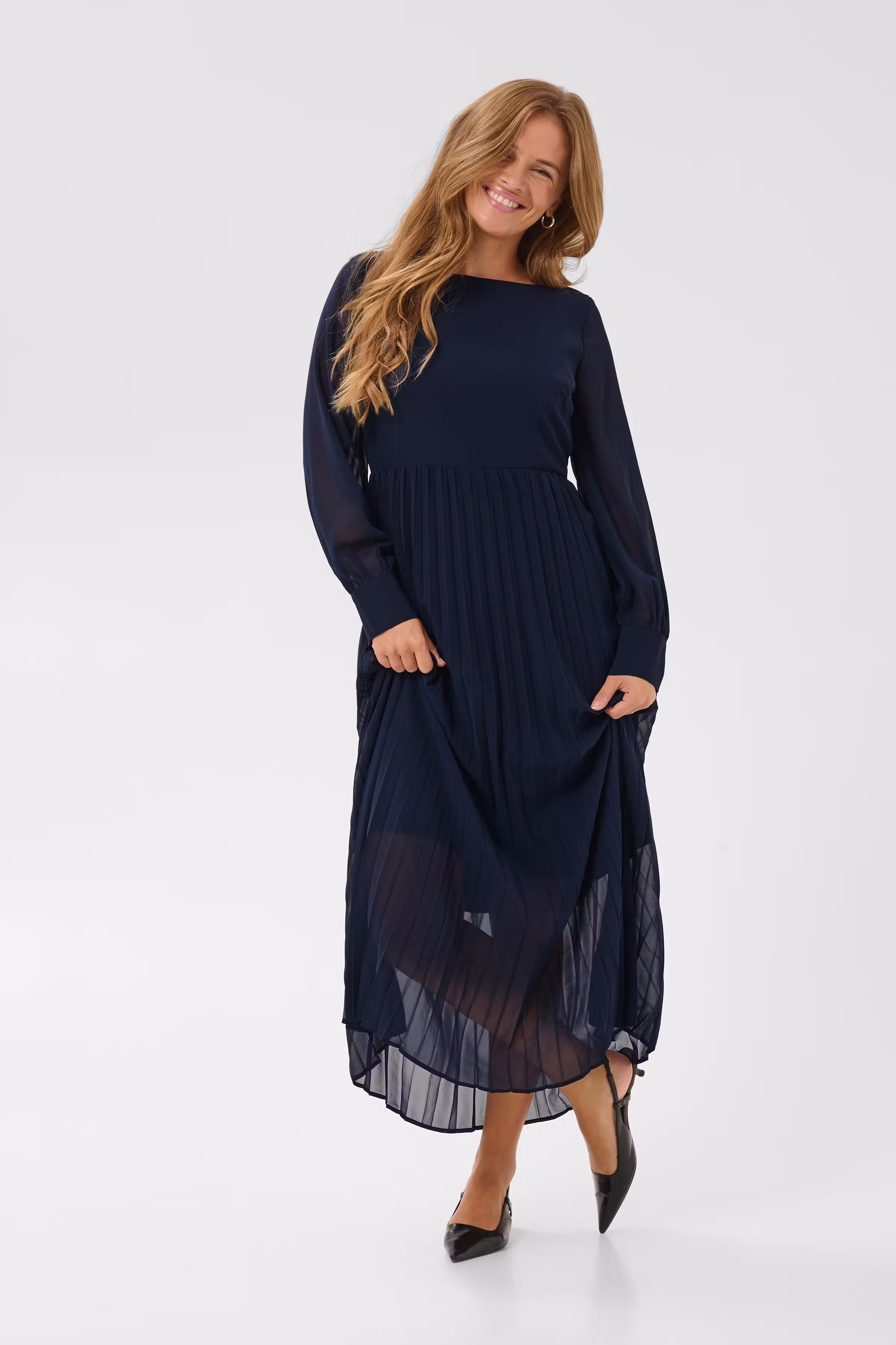KAlorinda Kleid LOOKBOOK FRONT 10513212-194020