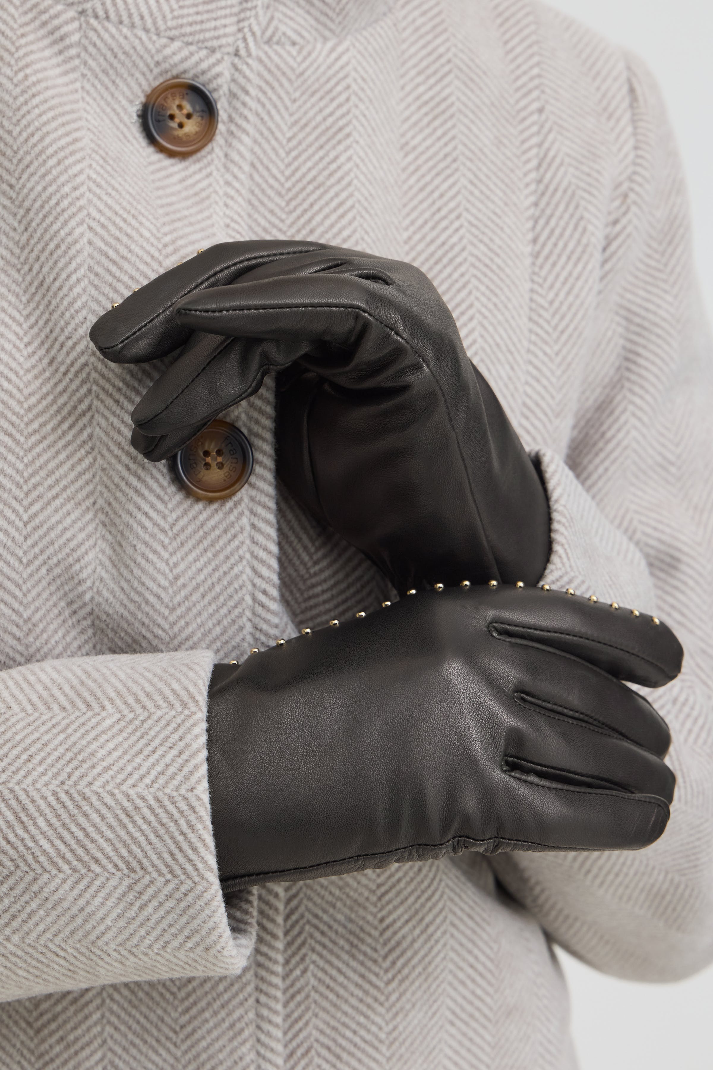 FRADELIA Gloves LOOKBOOK DETAIL 20618117-194008