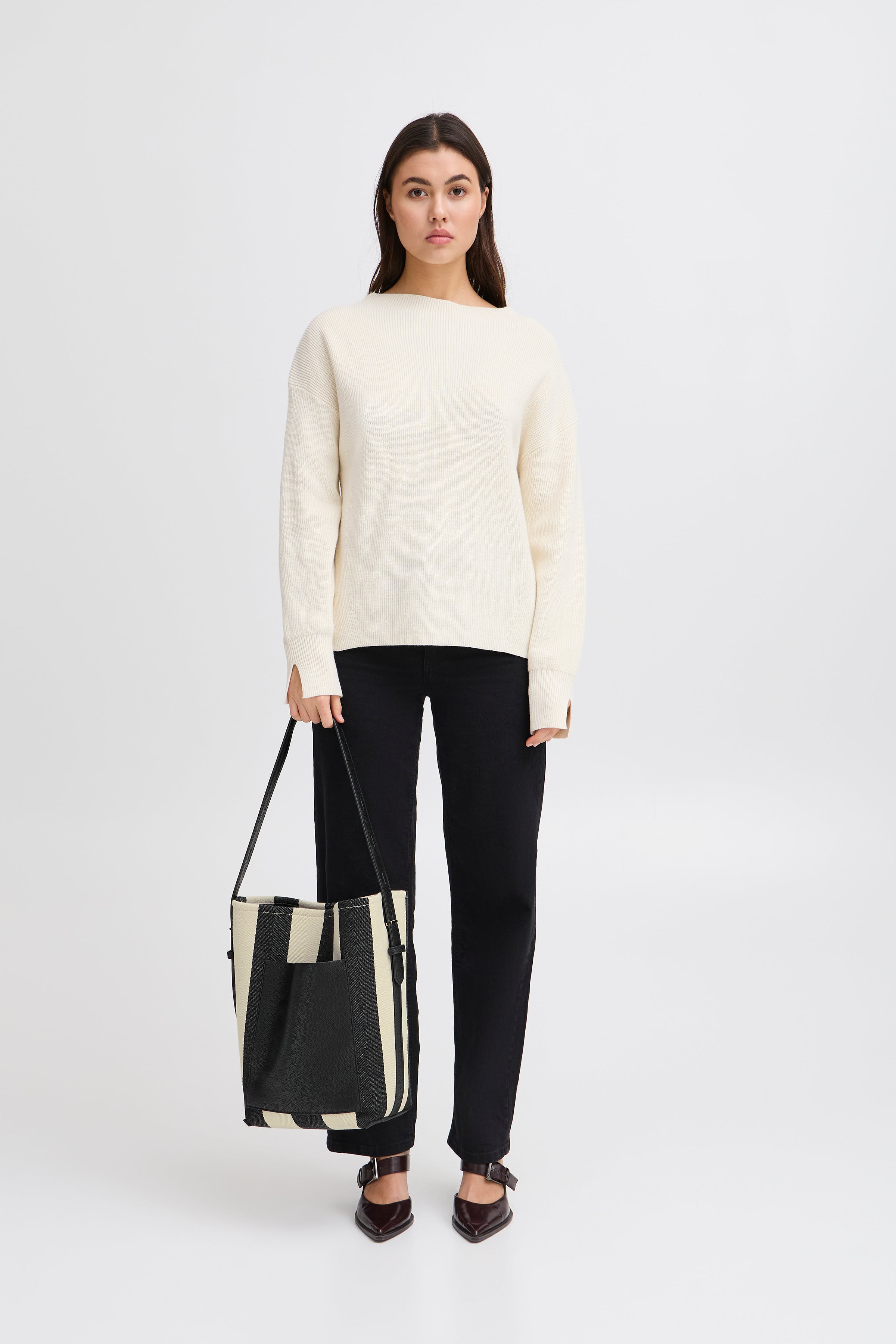 IANURRA Pose LOOKBOOK FRONT 20122761-194008