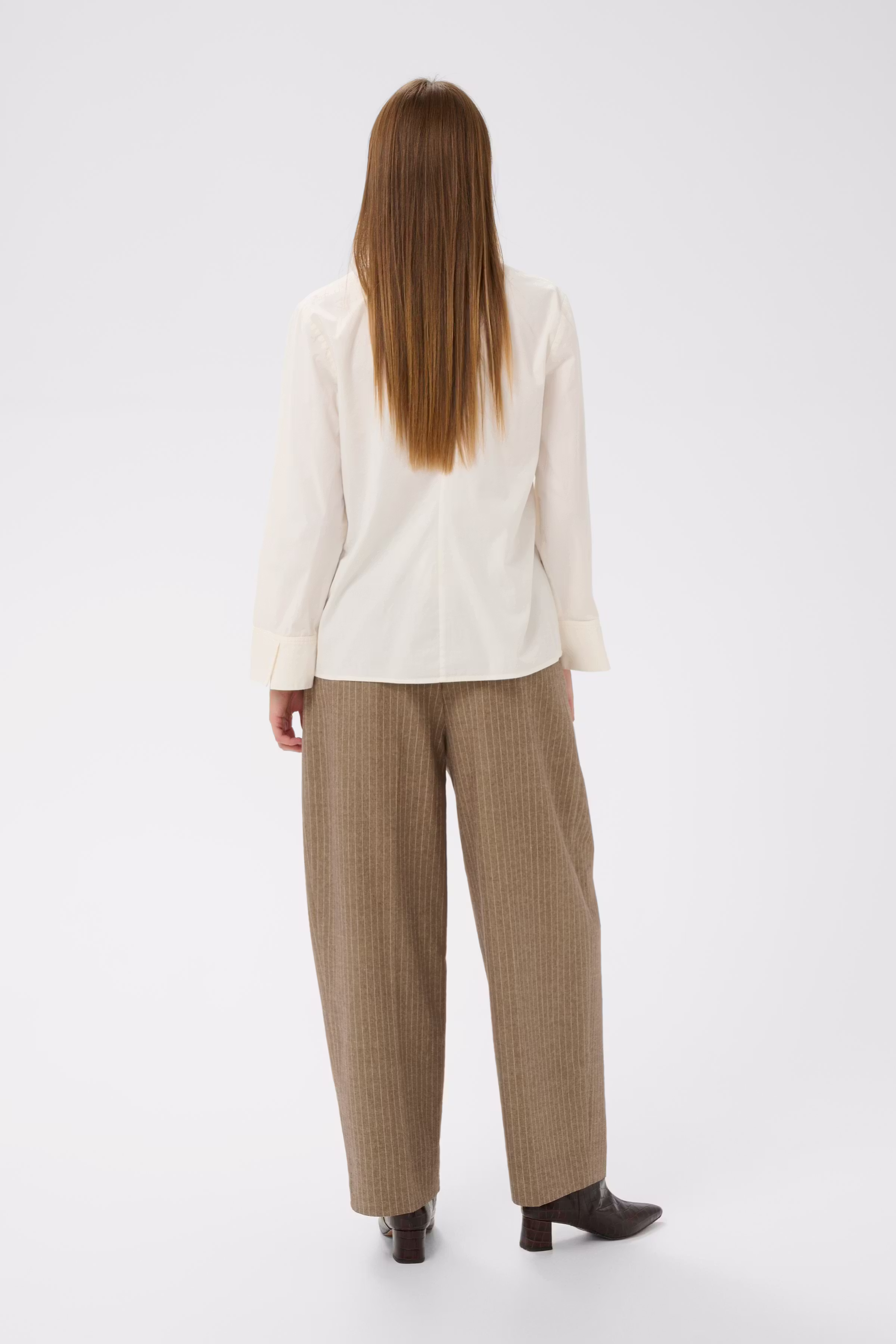 SLNoelle Blouse LOOKBOOK BACK 30408980-111001