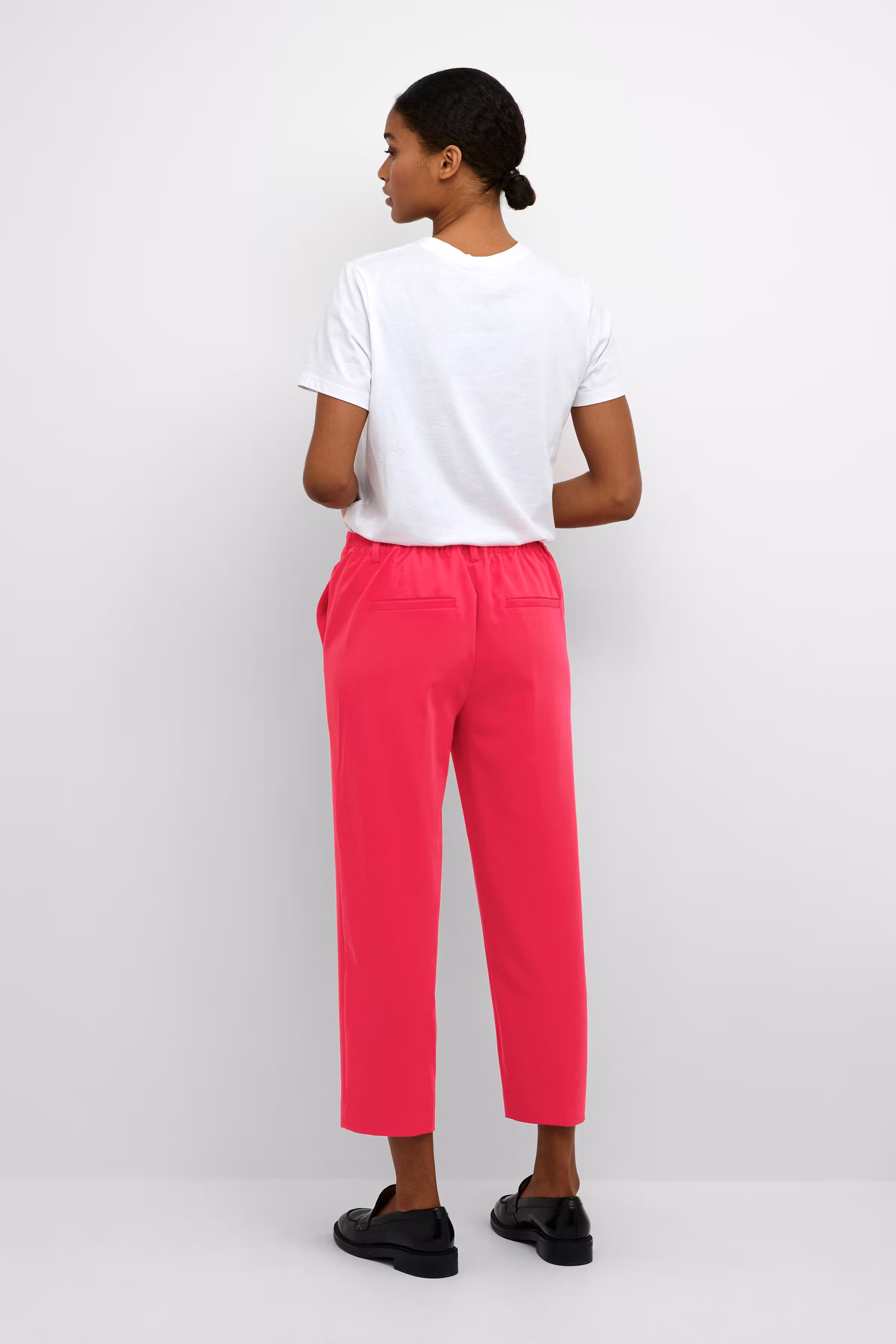 KAsakura Cropped Bukser LOOKBOOK BACK 10506127-181856