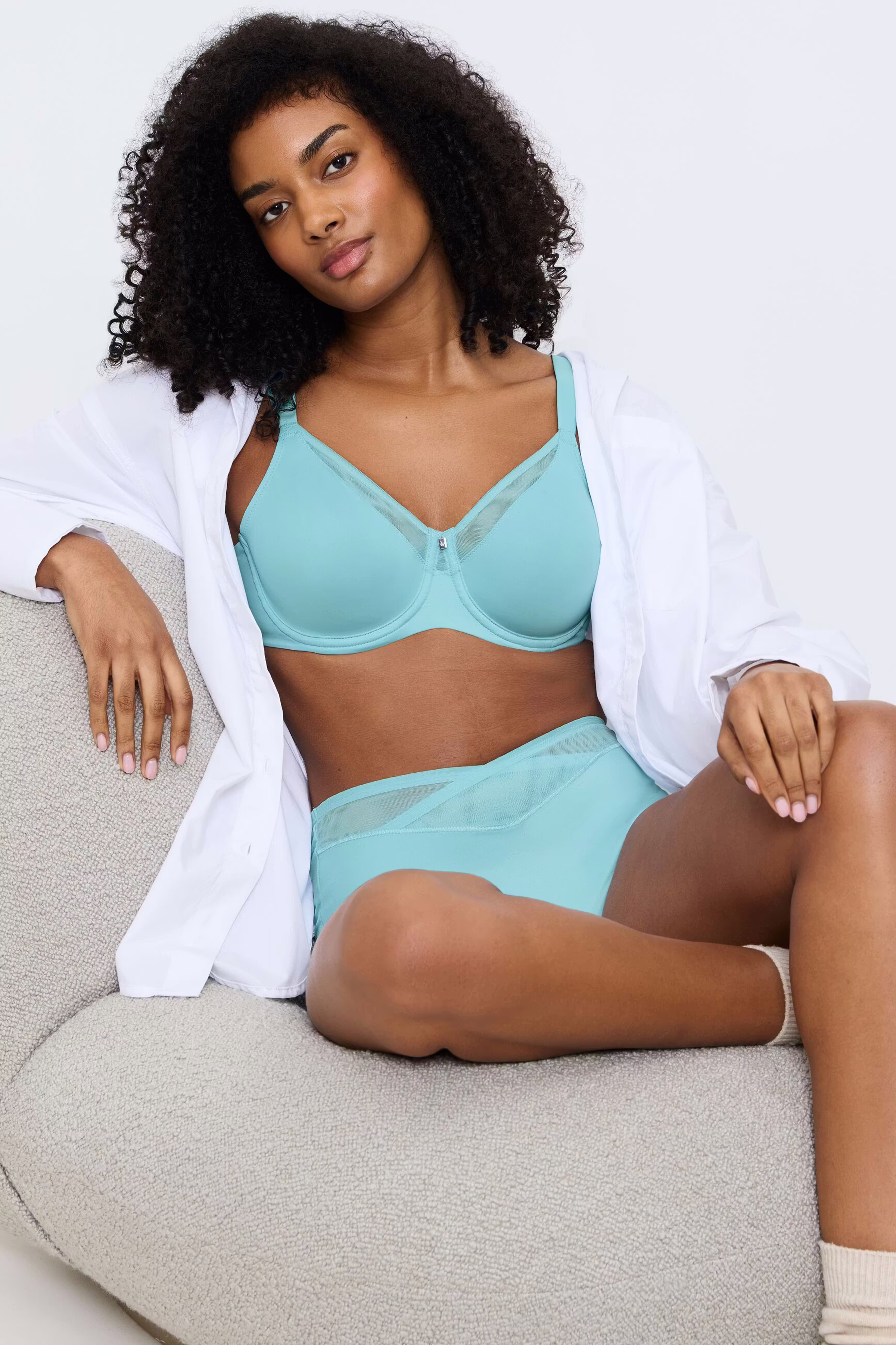 TrueShape BH LOOKBOOK FRONT 40500260-T1780