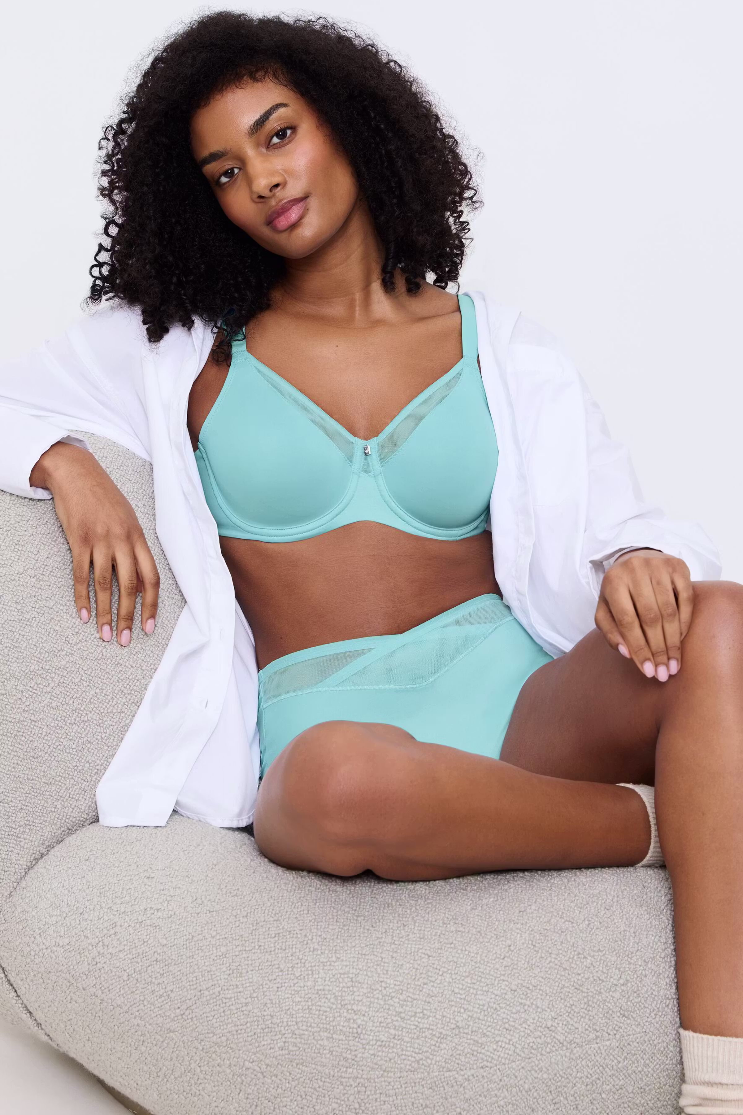 TrueShape BH LOOKBOOK FRONT 40500260-T1780