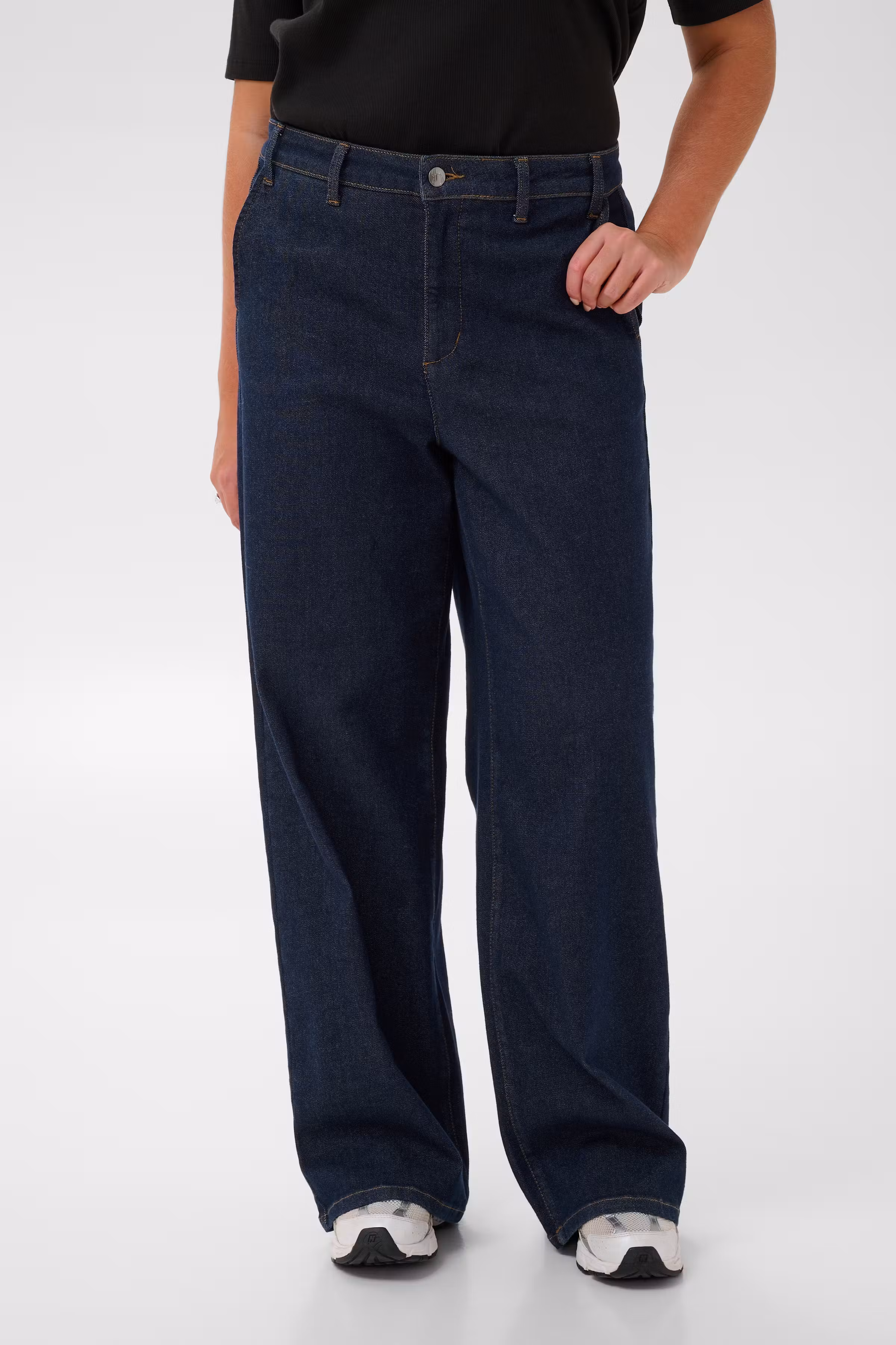 KChailey Jeans LOOKBOOK FRONT 10584554-109824