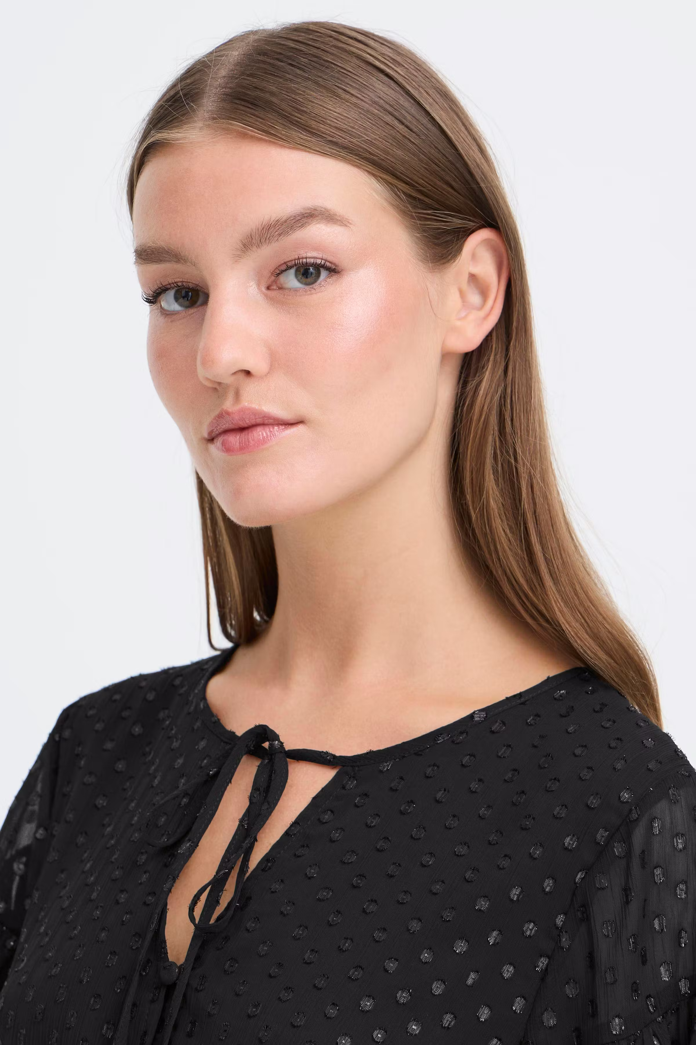 IHGLOWI Kjole LOOKBOOK DETAIL 20124736-194008