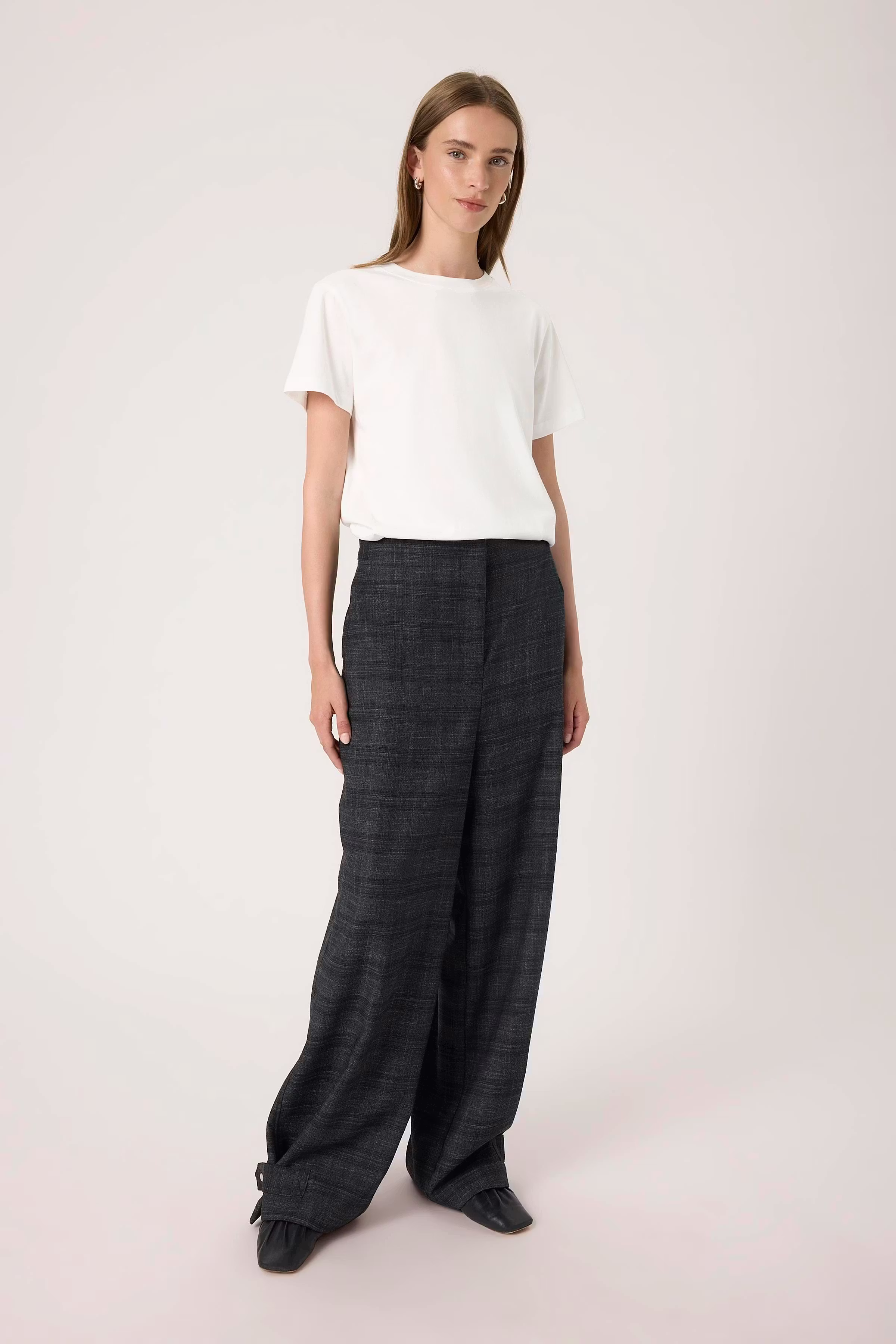 SLEvonne Trousers LOOKBOOK FRONT 30408723-304333