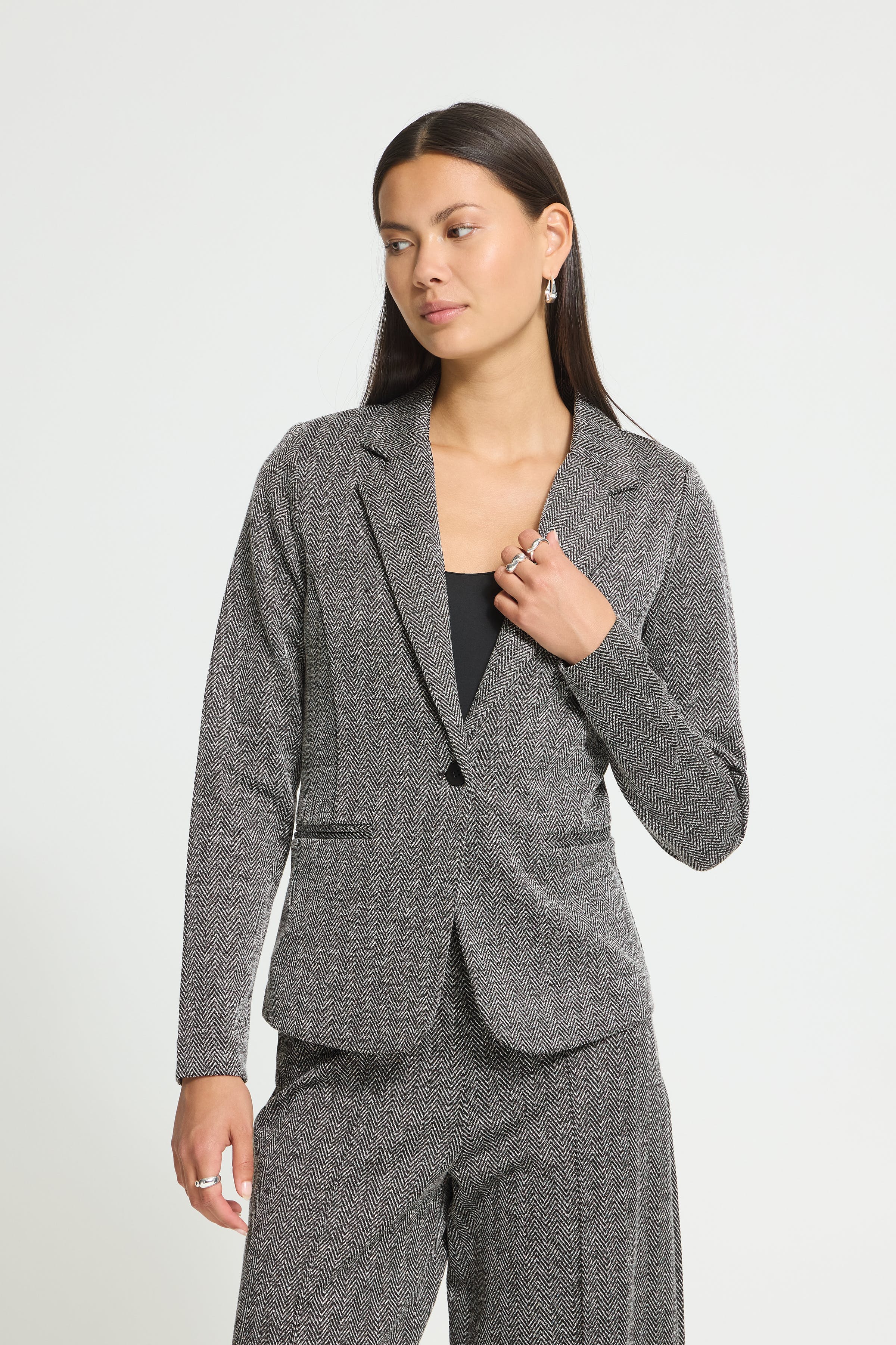 IHKATE Blazer LOOKBOOK FRONT 20121600-203523
