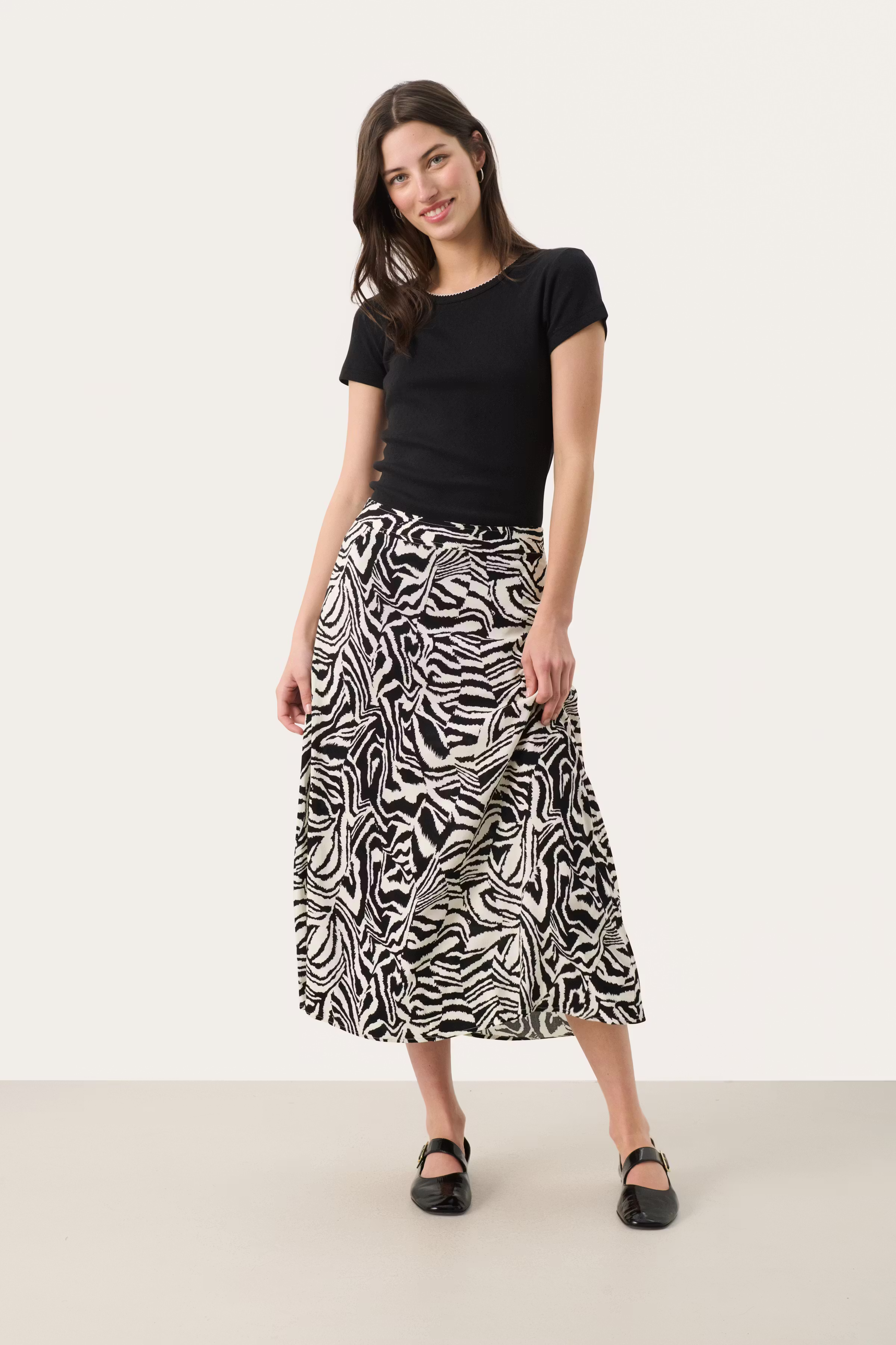 BiseraPW Skirt LOOKBOOK FRONT 30308685-304011