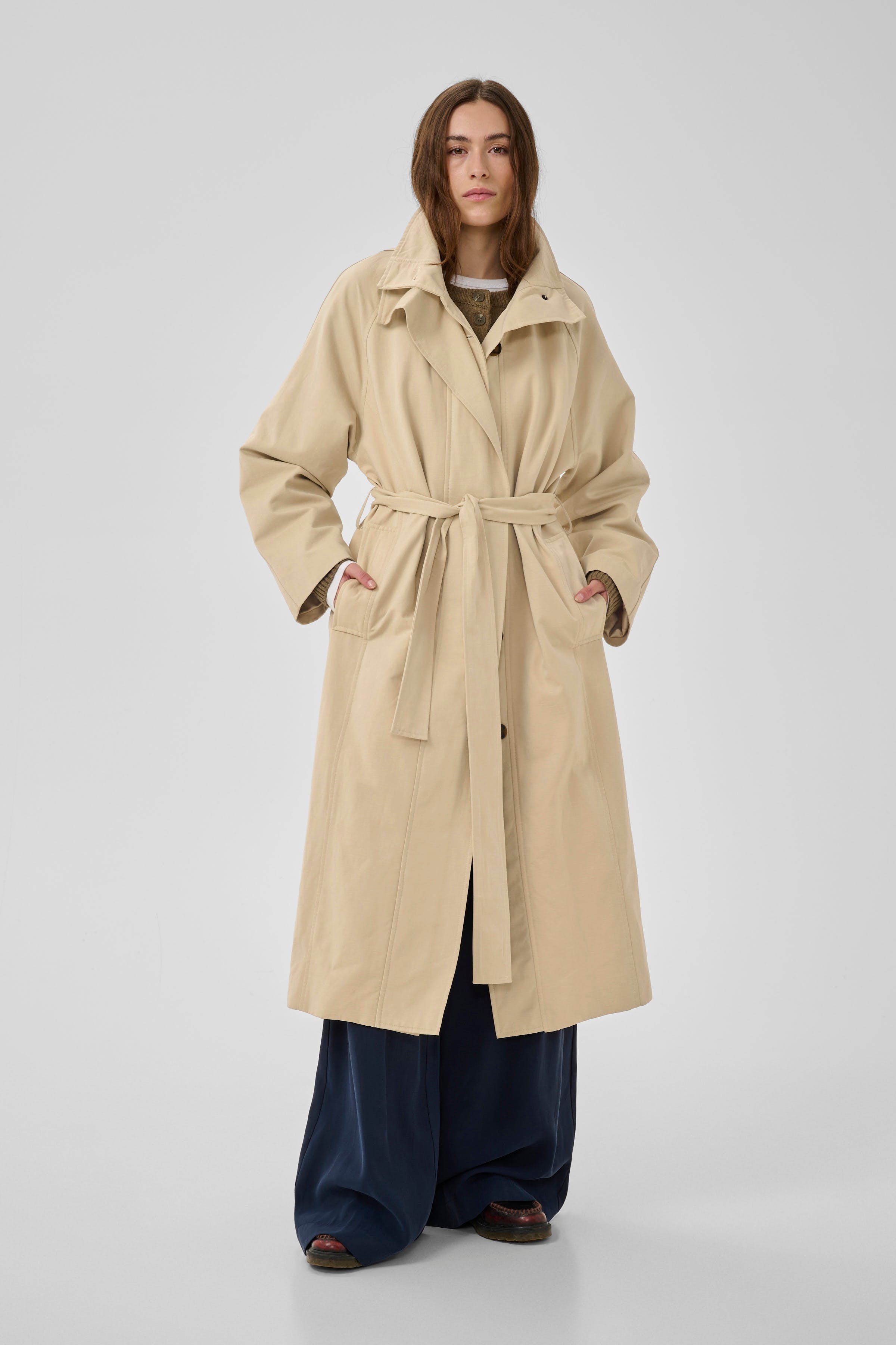 MWLyon Coat LOOKBOOK FRONT 10705417-131105