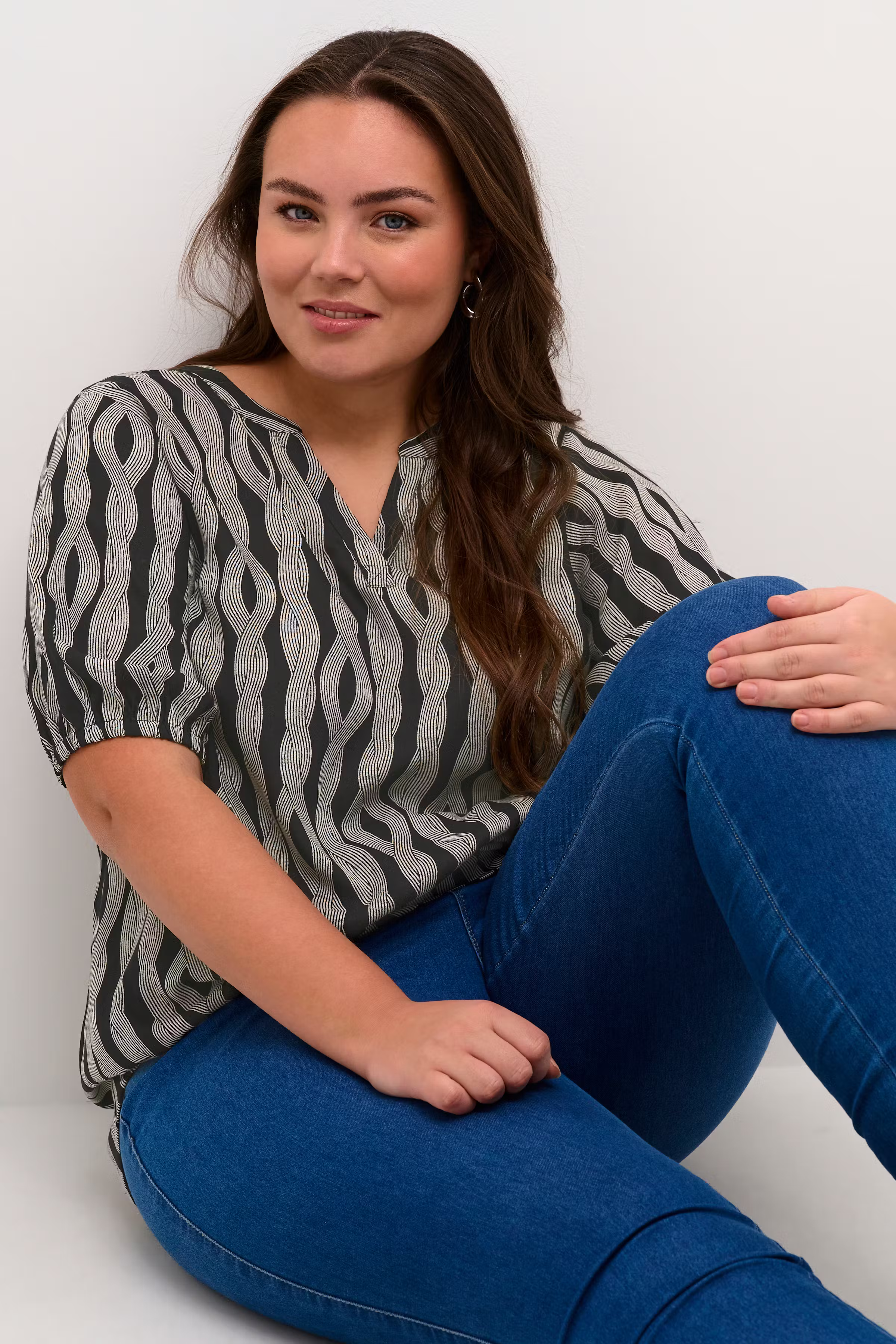 KCsanna Blouse LOOKBOOK DETAIL 10582518-106143