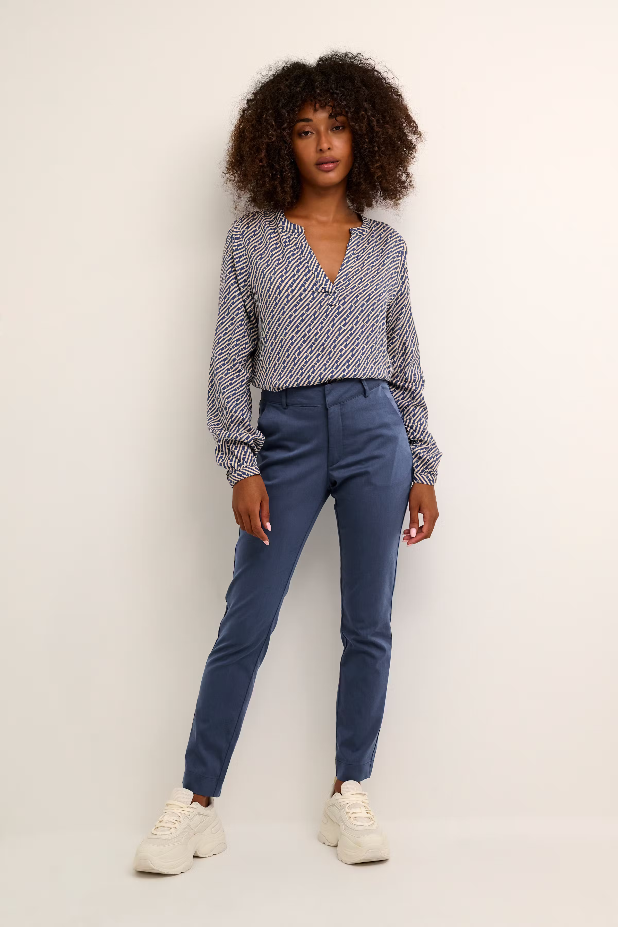 KAlea Bukser LOOKBOOK FRONT 10505191-193929