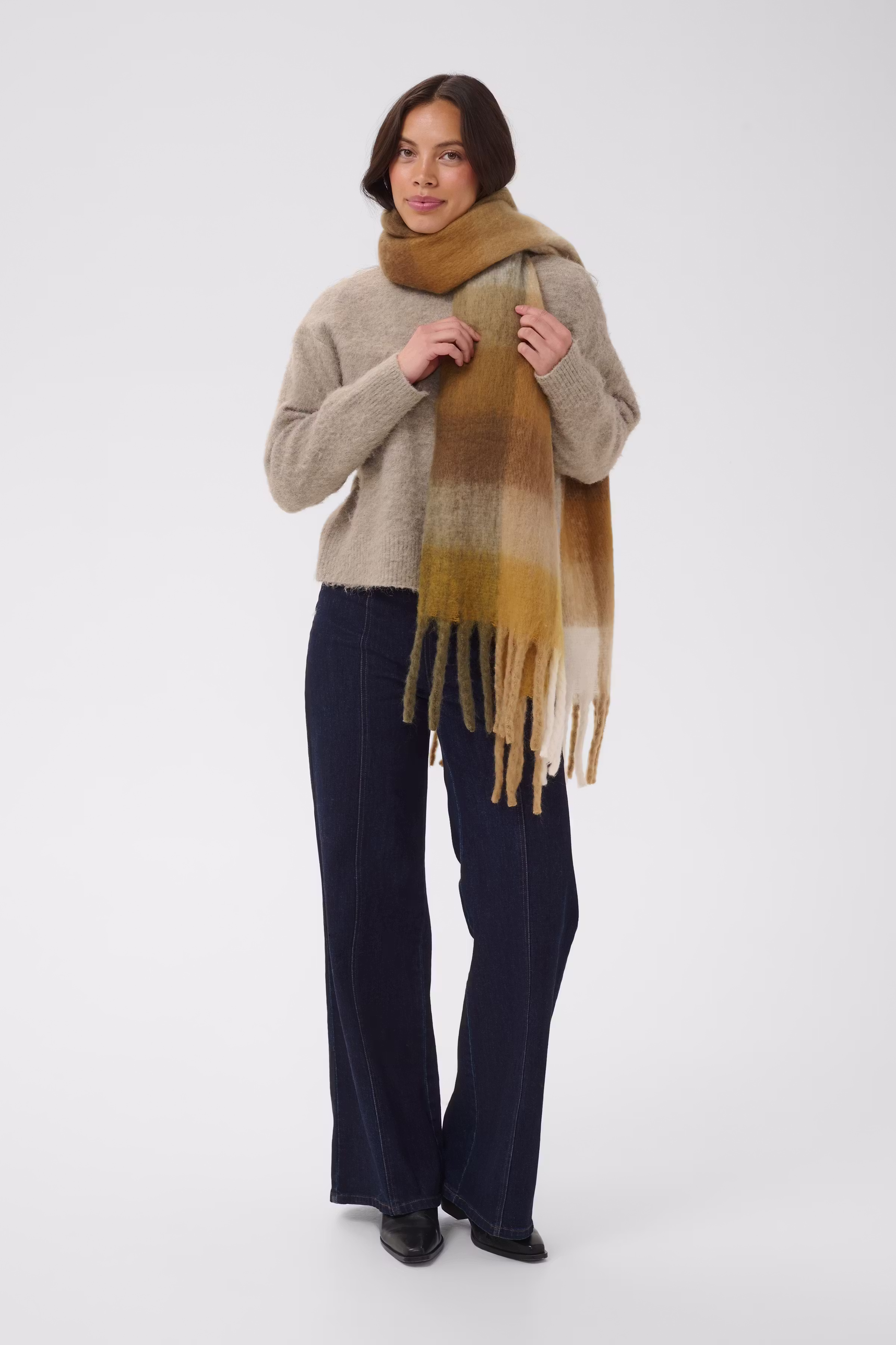 FalbertaSZ Skjerf LOOKBOOK FRONT 30513171-305044