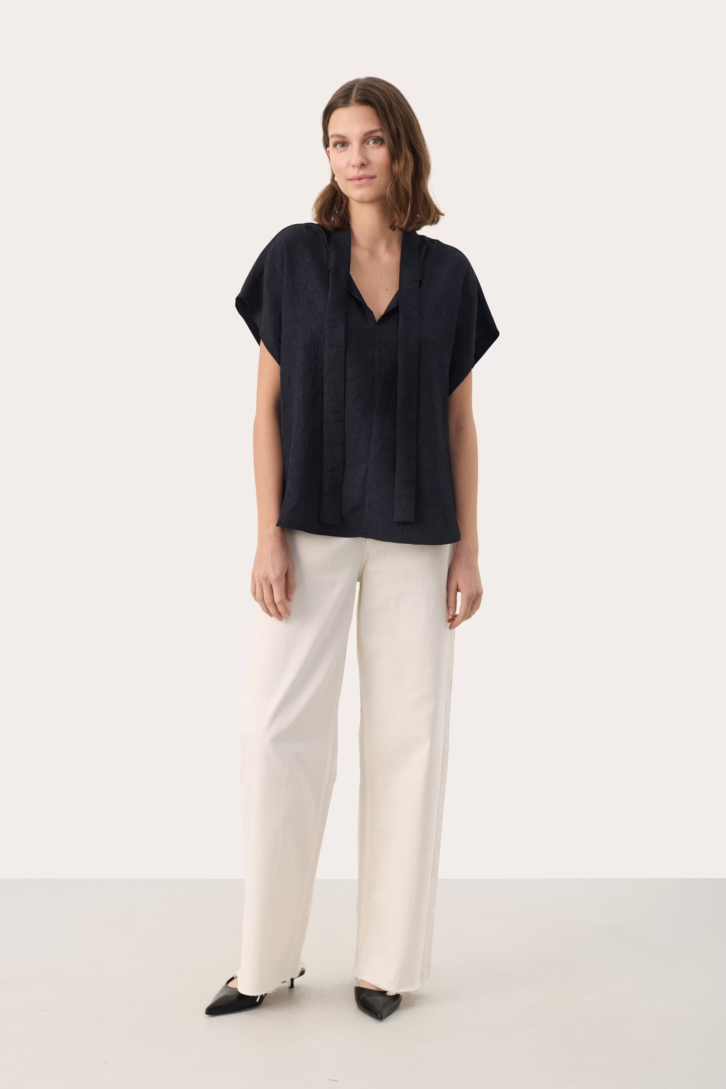 EstefaniaPW Short-sleeved blouse with a bow LOOKBOOK FRONT 30308490-194013