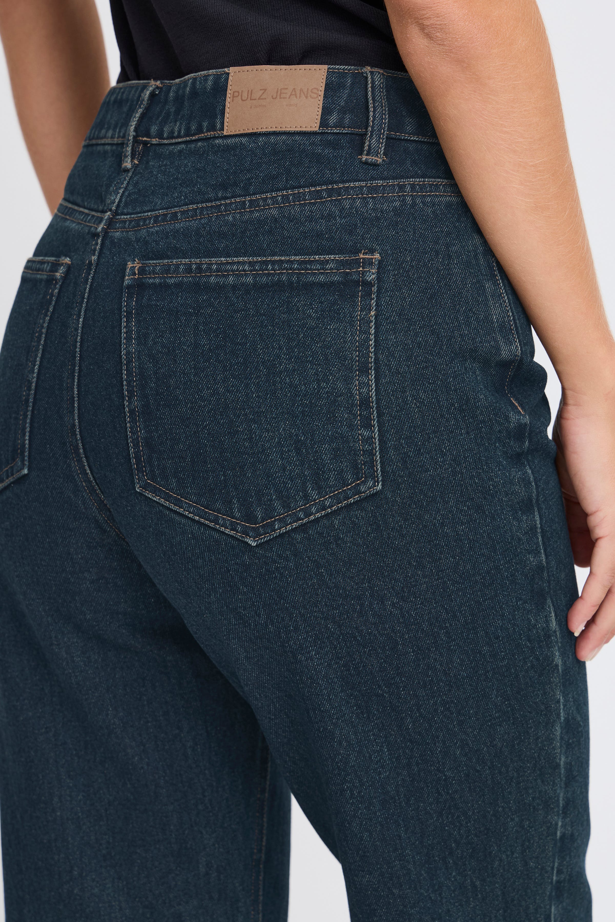 PZRINA UHW Jeans Wide Leg Turn up Leg LOOKBOOK DETAIL 50208585-202124