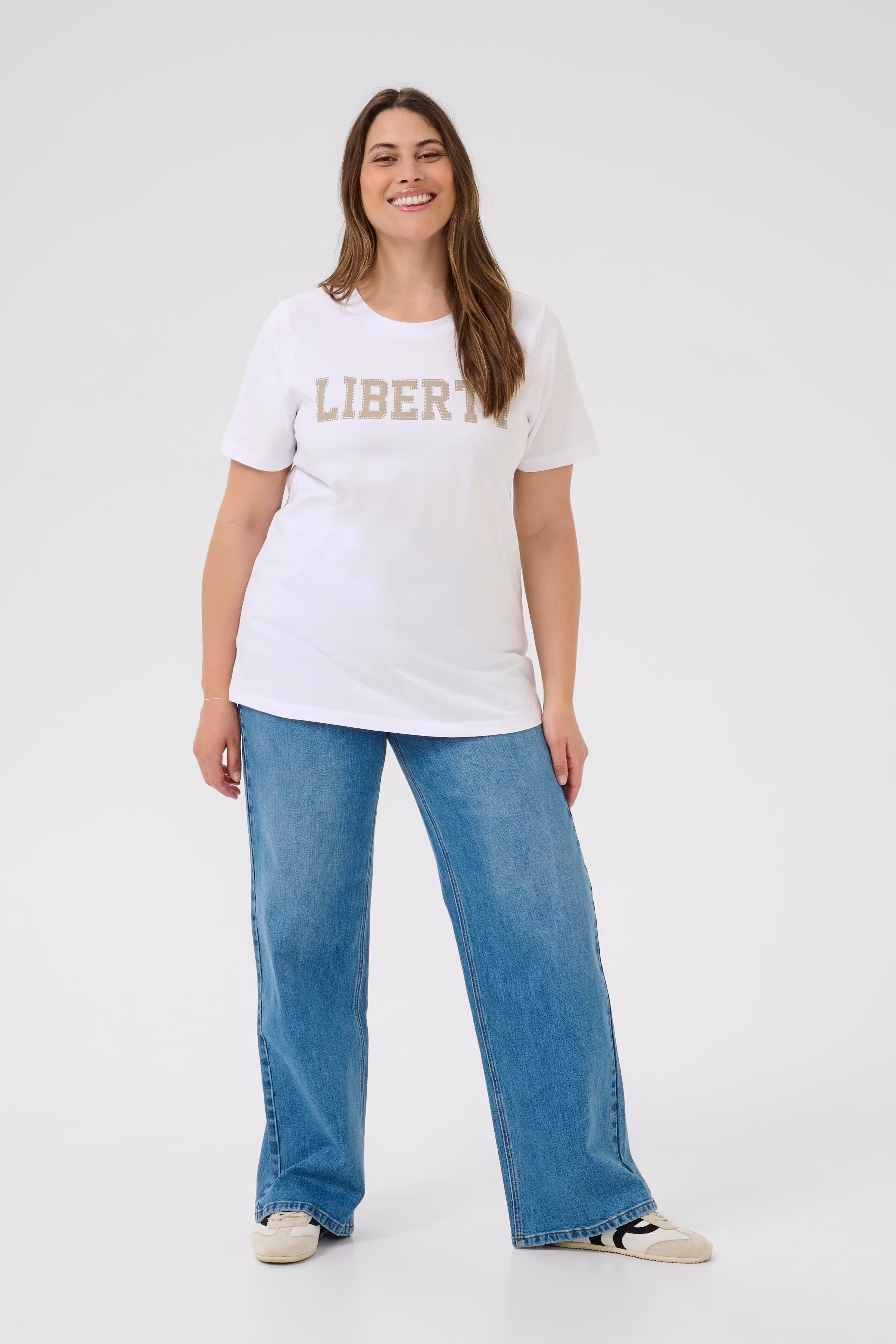 KCjune T-shirt LOOKBOOK FRONT 10583916-110601