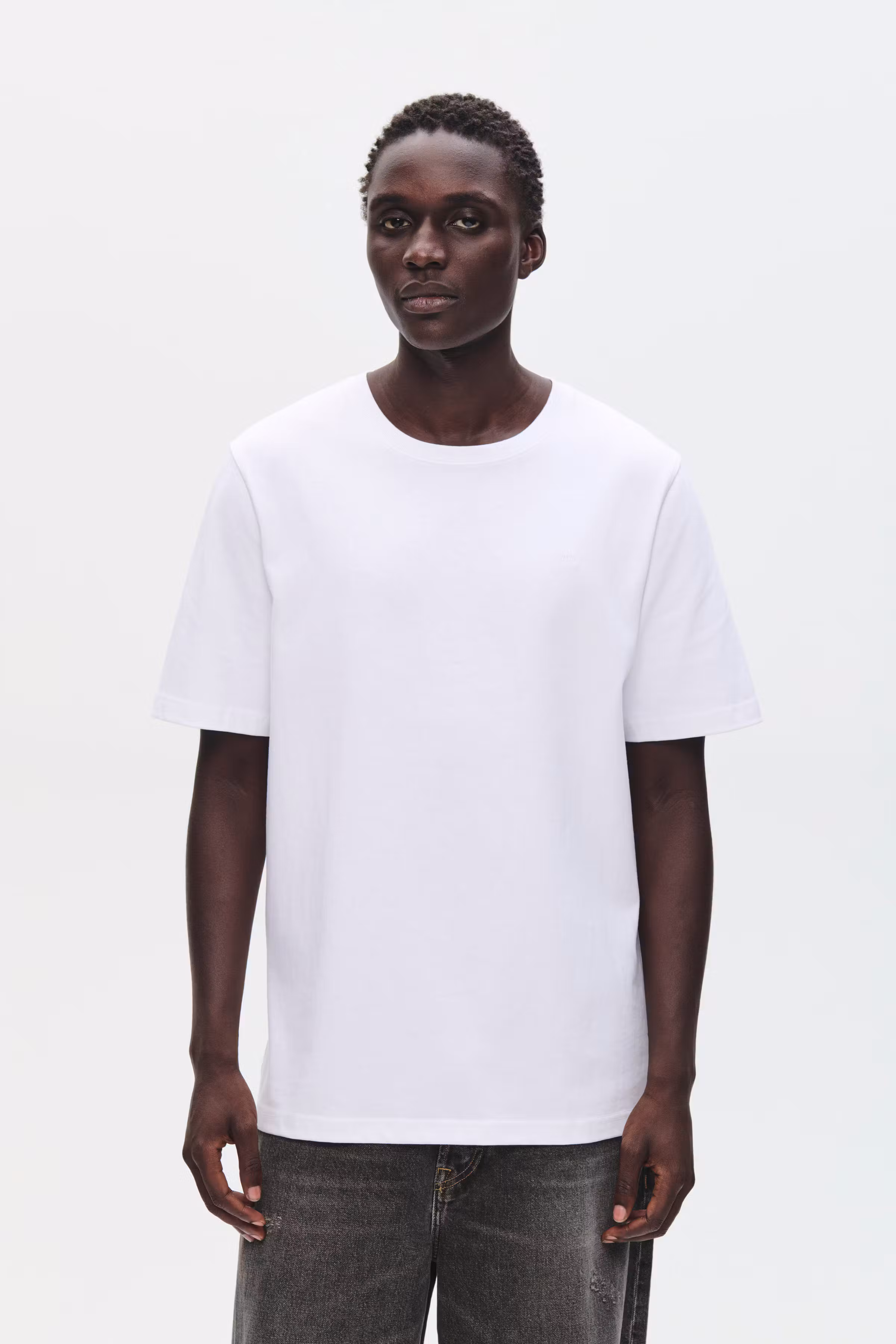 WWBobby T-shirt LOOKBOOK FRONT 30251550-110601