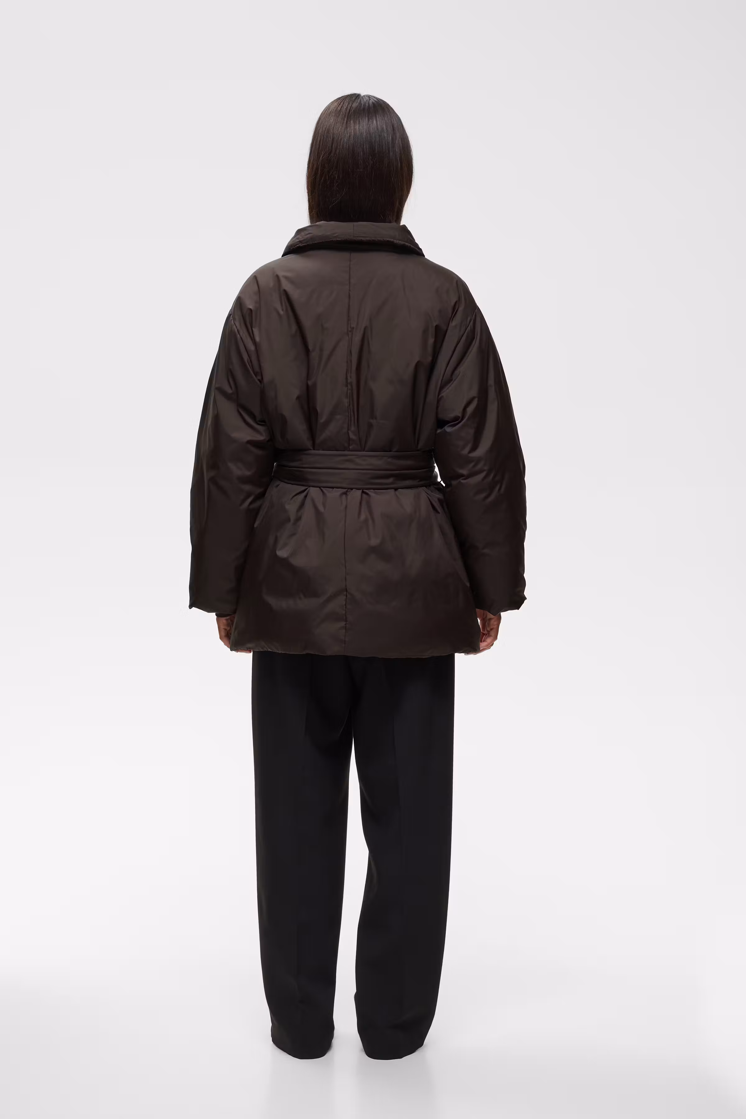 ZINNAHIW Mantel LOOKBOOK BACK 30112660-191109