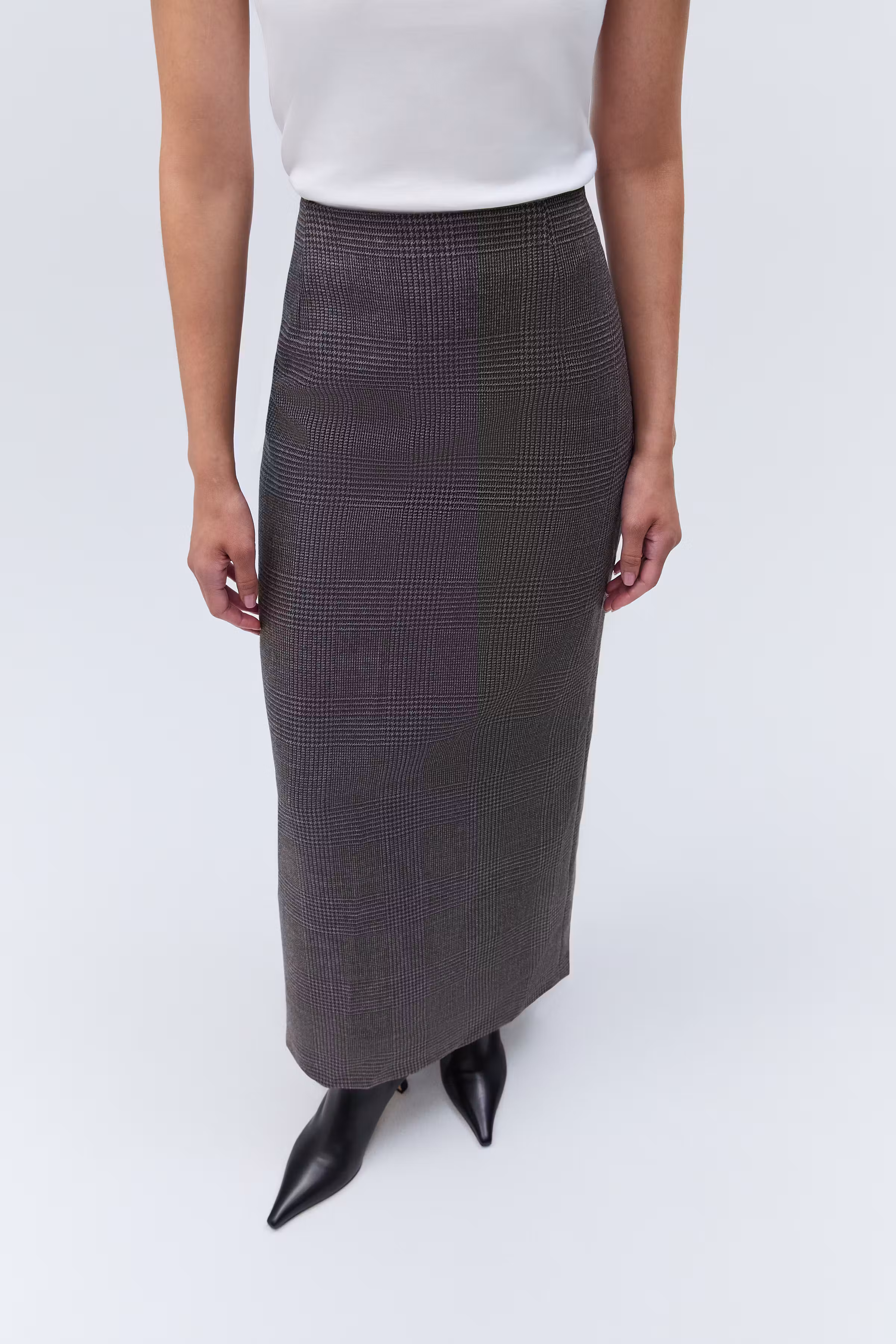 IOSageLouise Skirt LOOKBOOK FRONT 30600792-MC1999