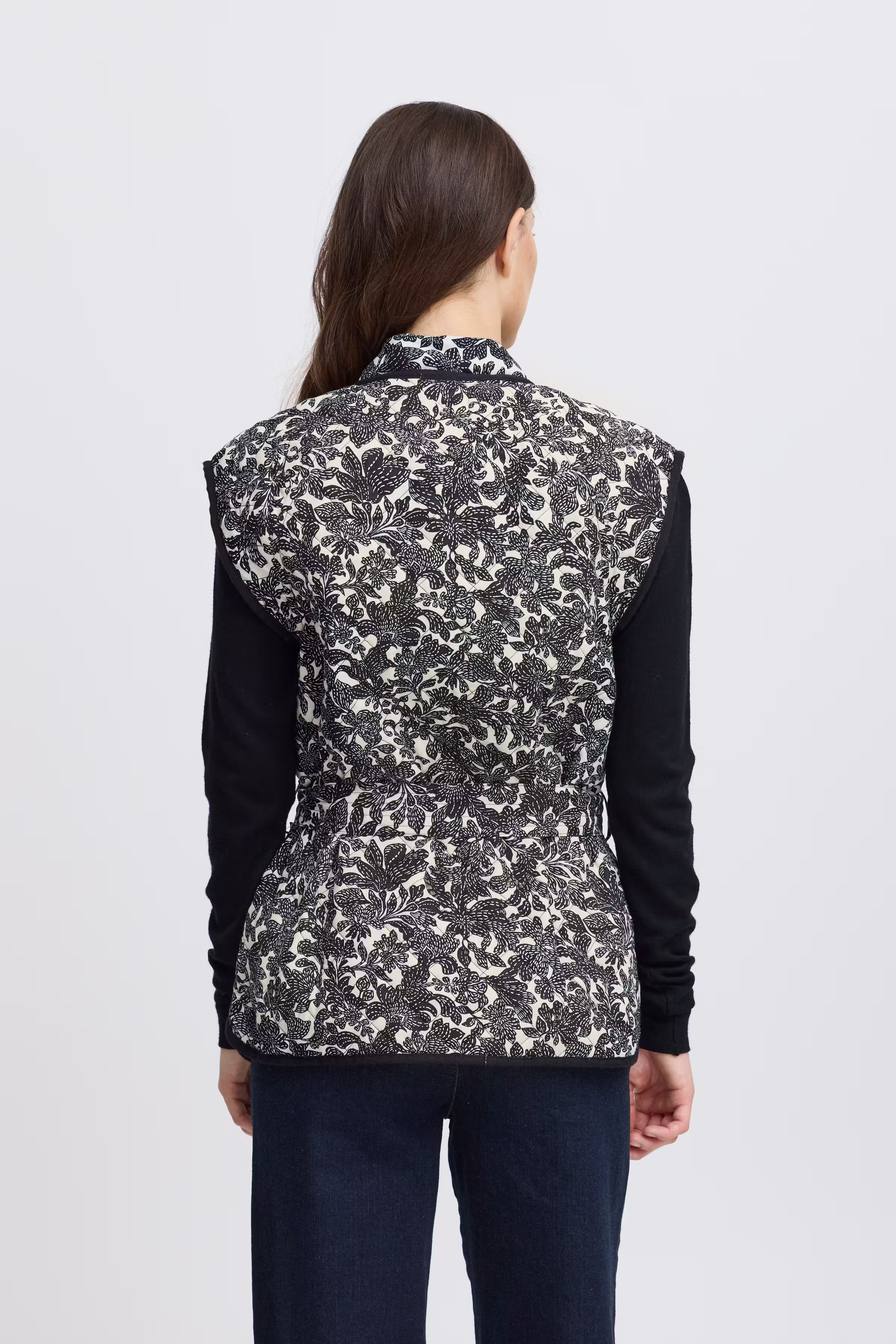 IRFLEUR Waistcoat outerwear LOOKBOOK BACK 20121625-203456