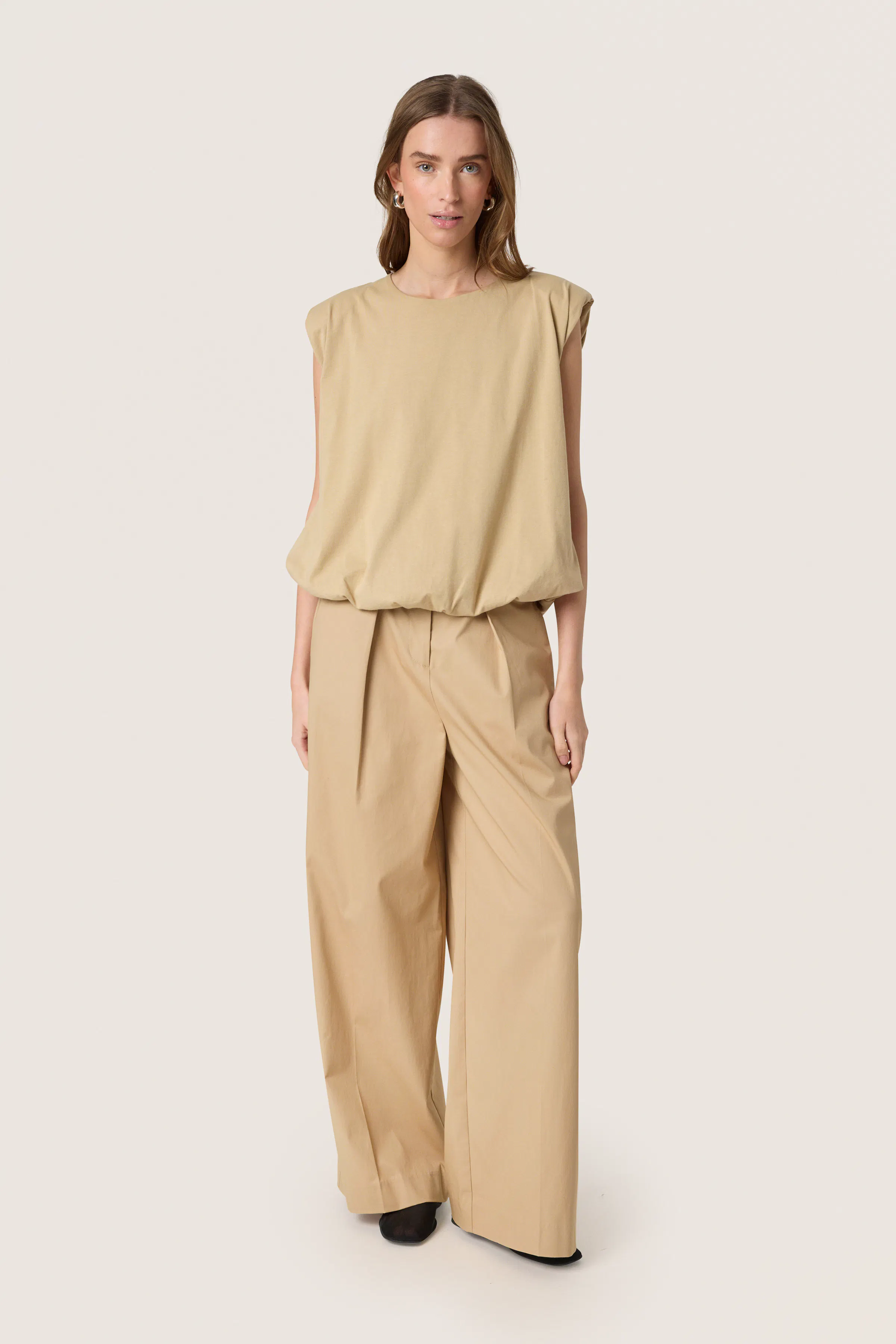 SLJina Top LOOKBOOK FRONT 30408300-151114