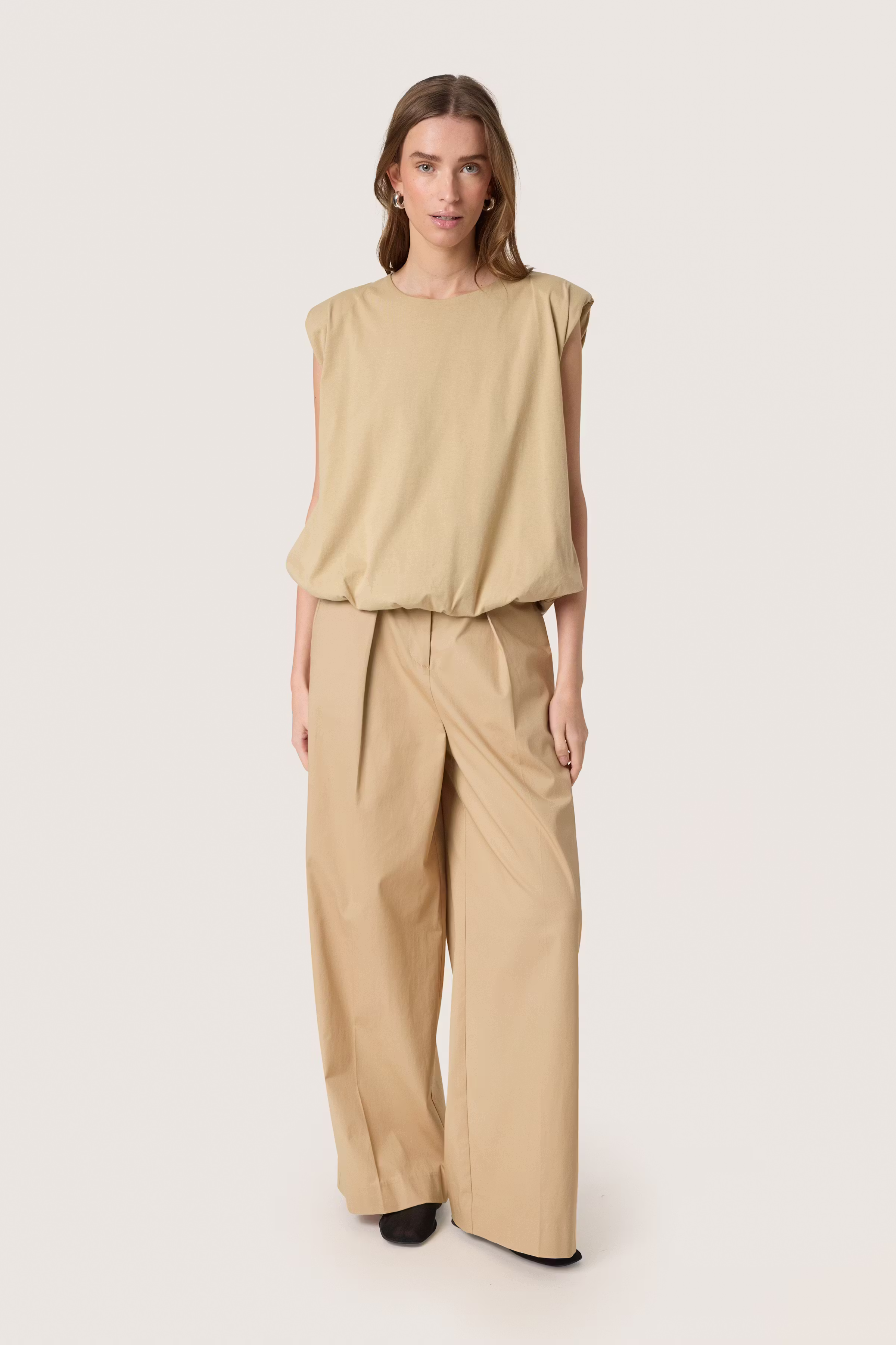 SLJina Top LOOKBOOK FRONT 30408300-151114