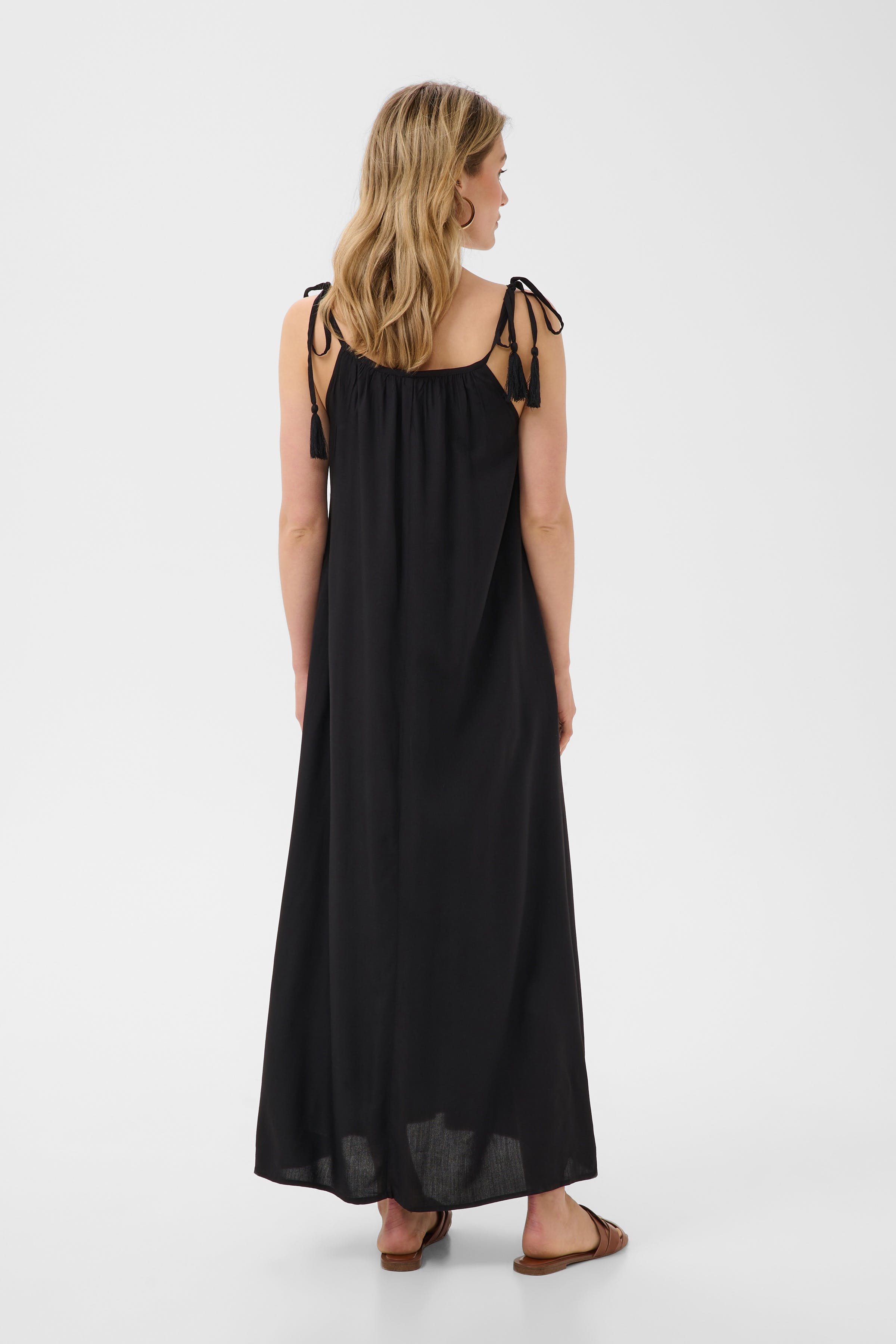 CRTiah Dress LOOKBOOK BACK 10614985-100120