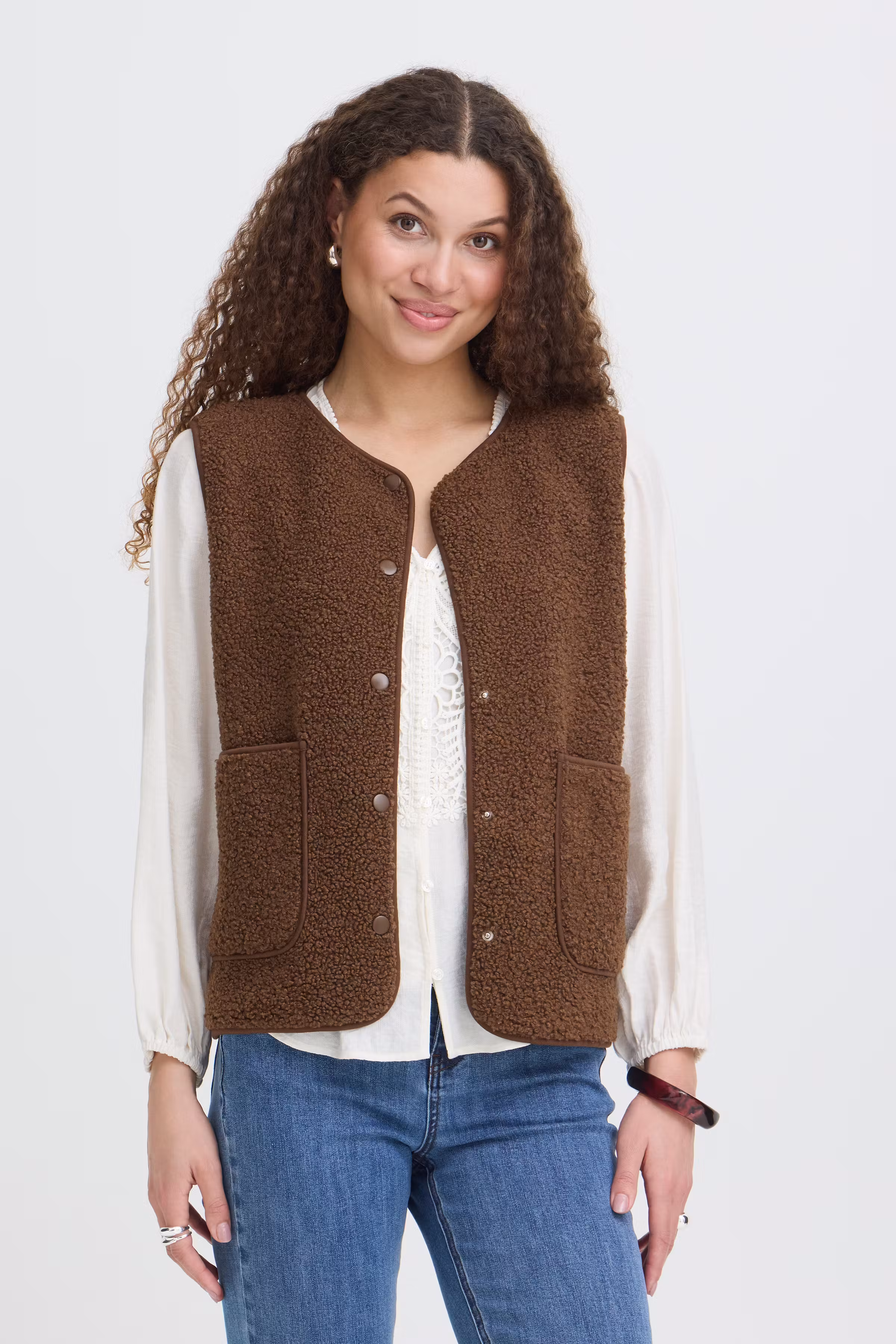 FRGWYNNE Waistcoat LOOKBOOK FRONT 20618104-190916