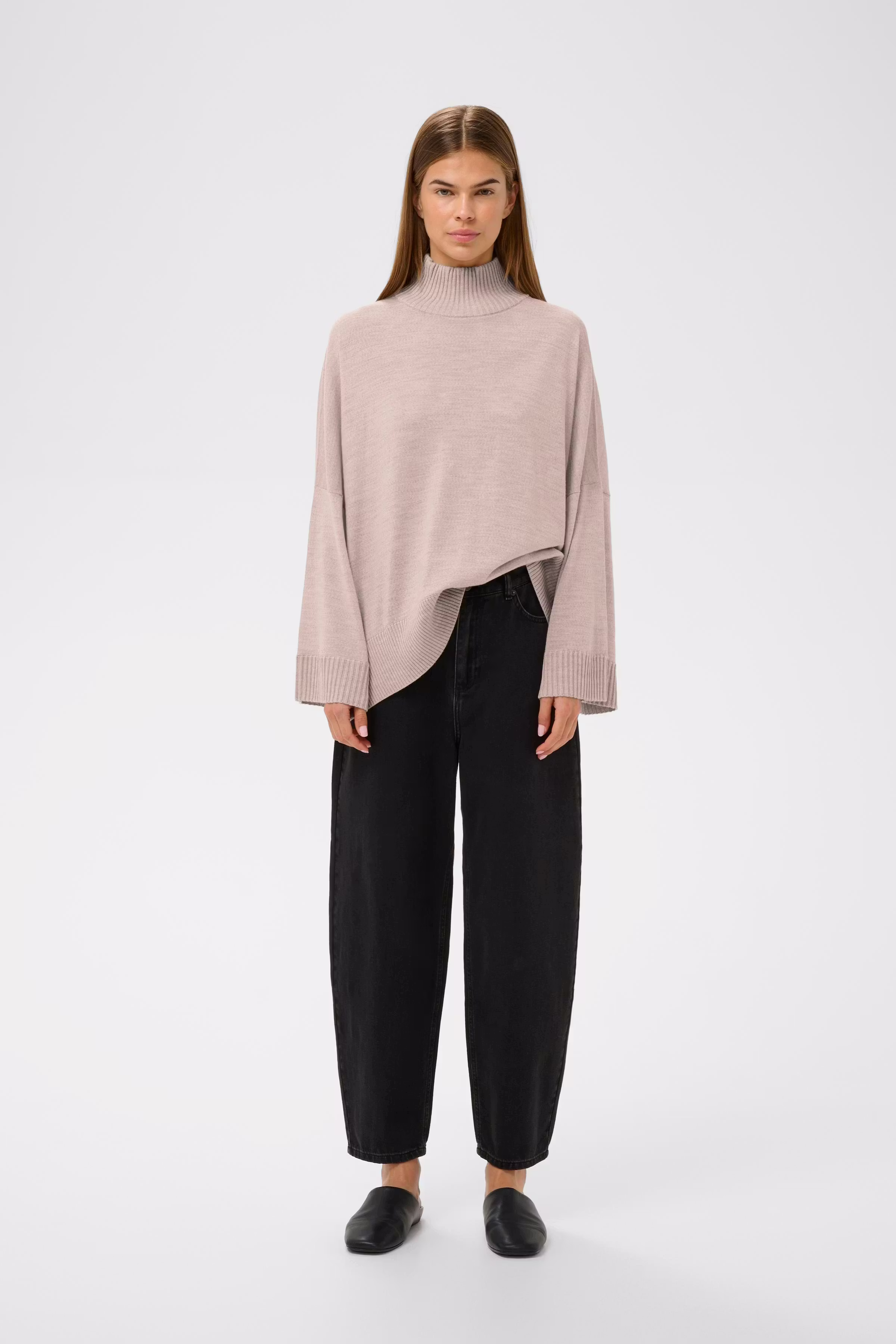 EternalIW Biella Pullover LOOKBOOK FRONT 30107838-300868