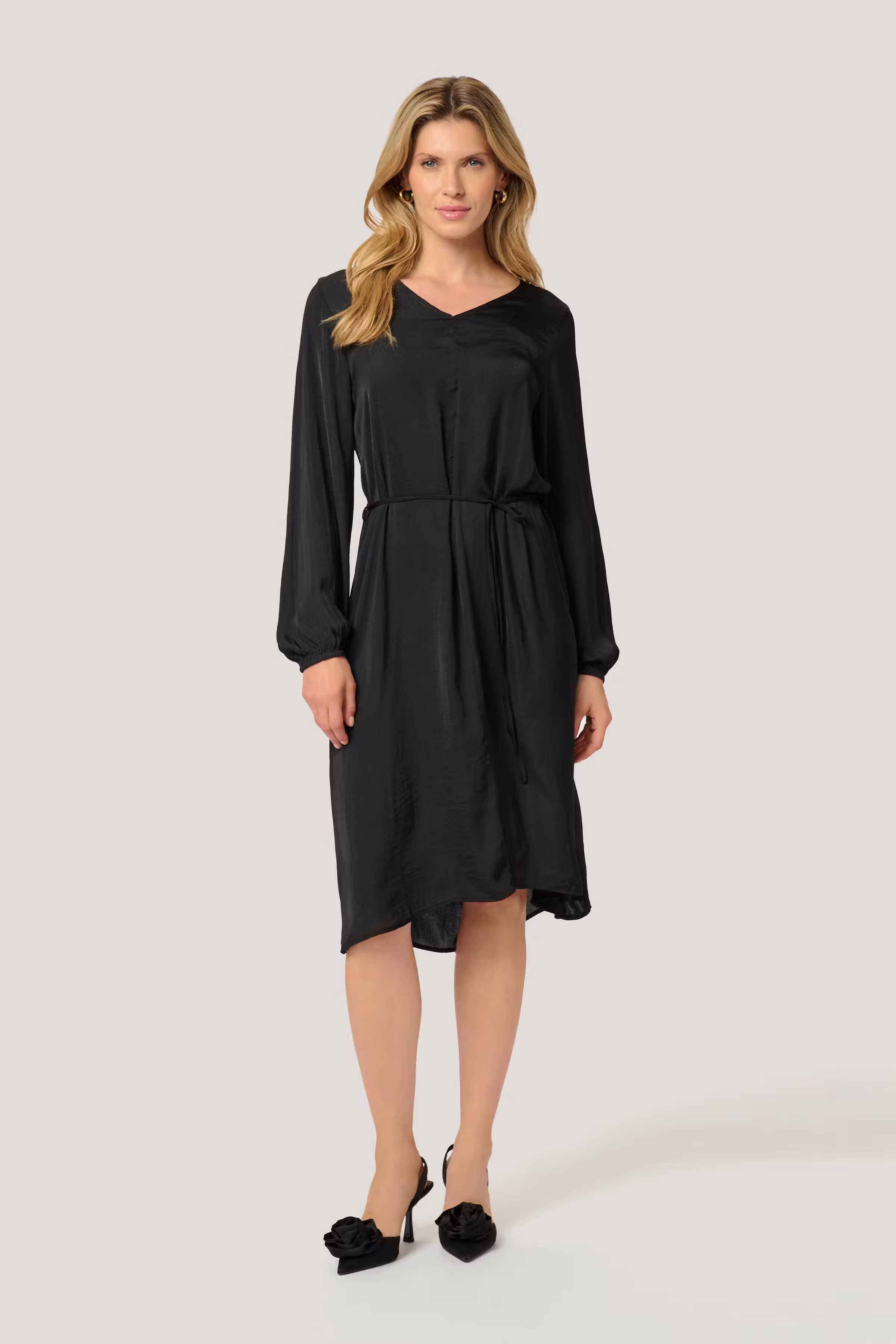 KAcassie Kleid LOOKBOOK FRONT 10509729-100121