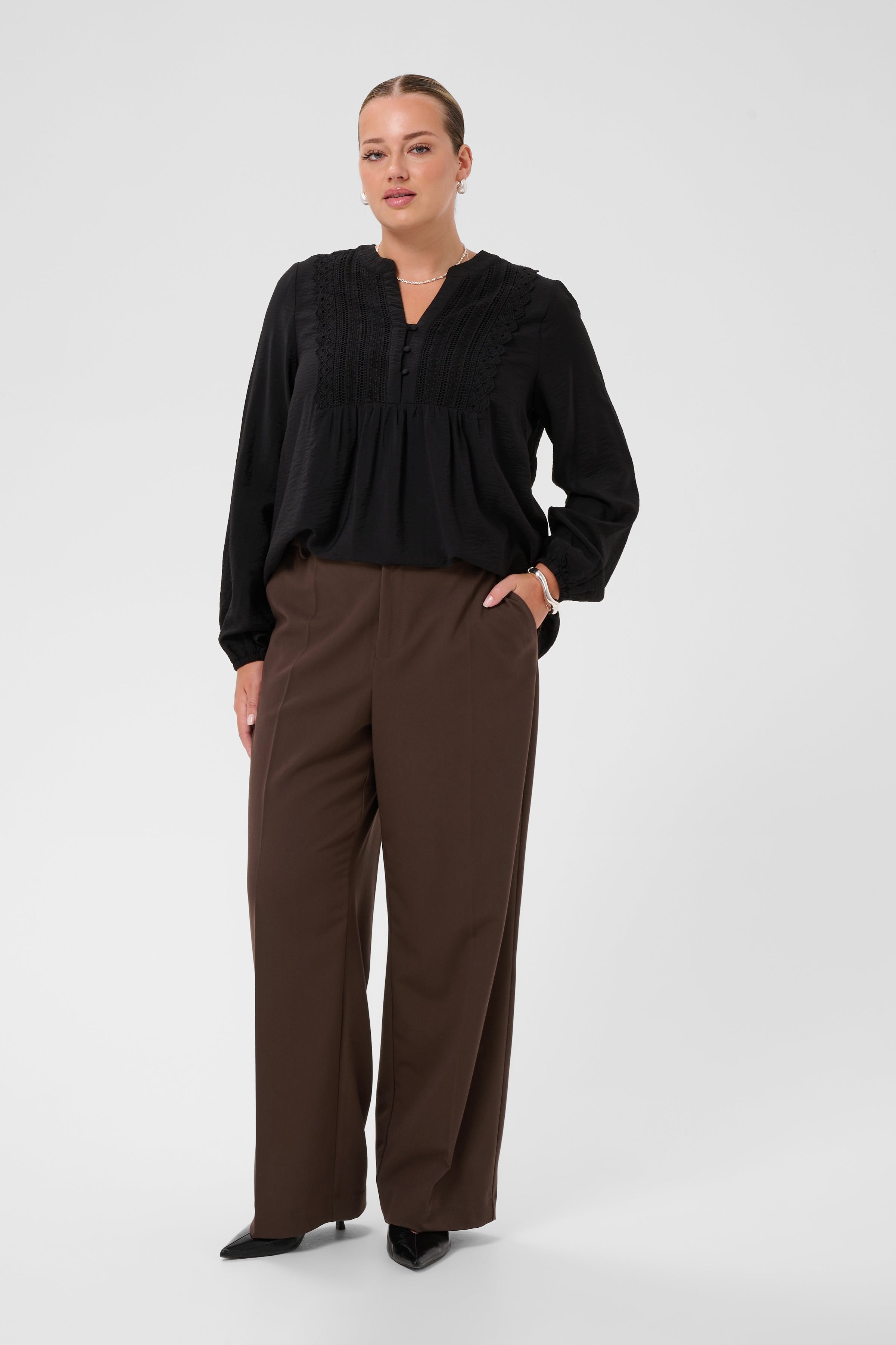 KCsakira Trousers LOOKBOOK FRONT 10584440-190915