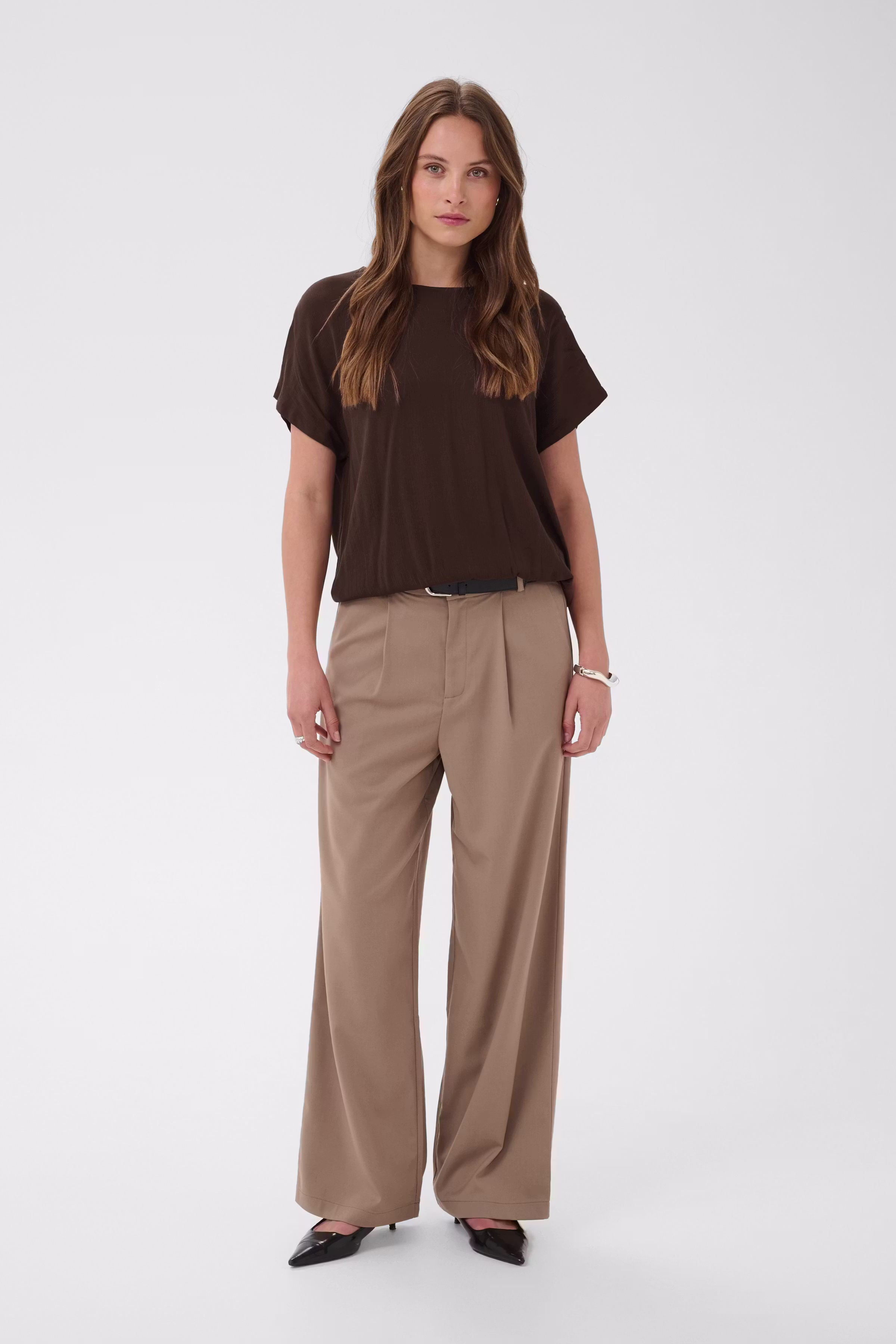 Amber Blouse LOOKBOOK FRONT 10500781-190915