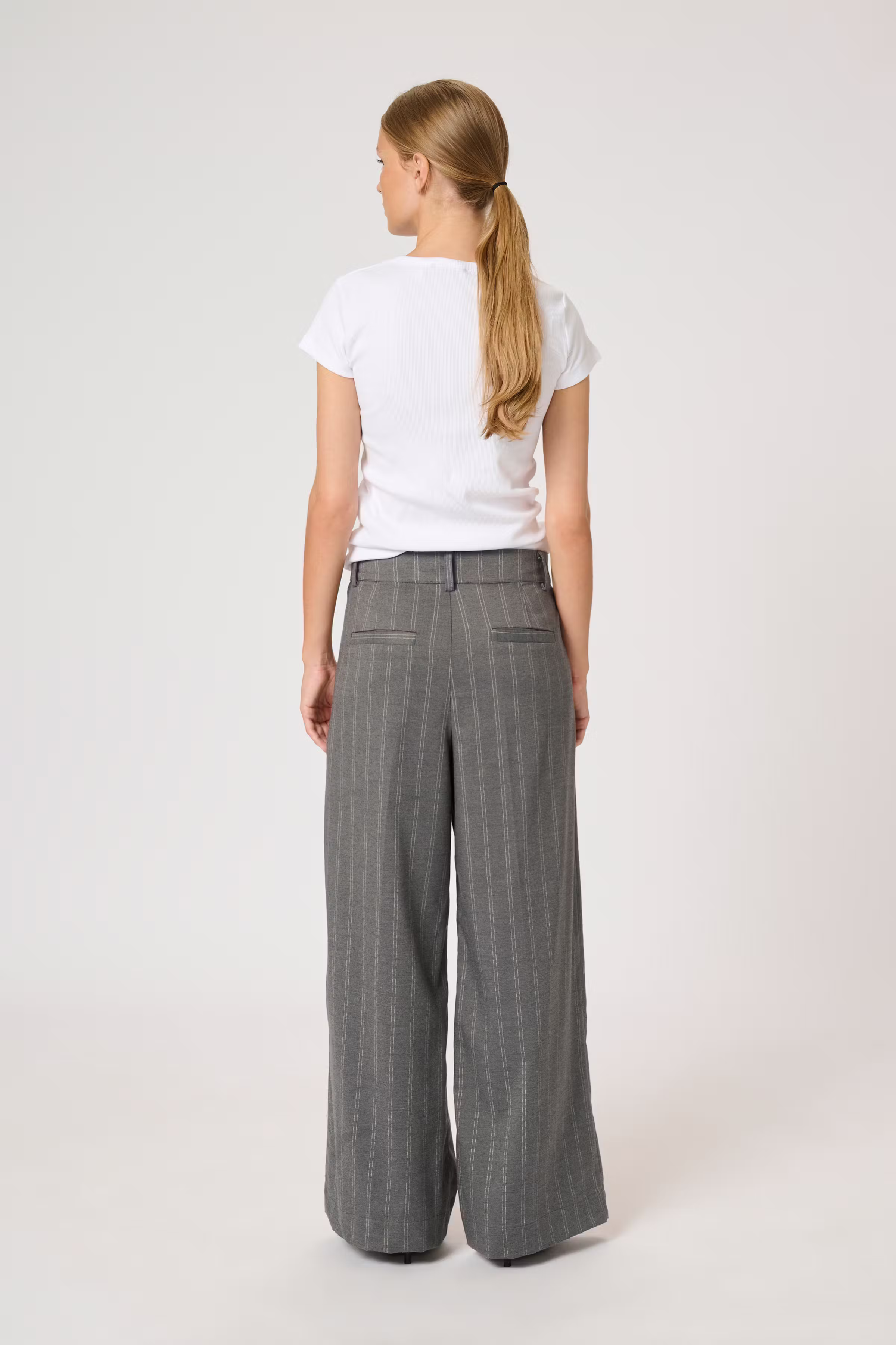 TitoMW Trousers LOOKBOOK BACK 10704831-106313