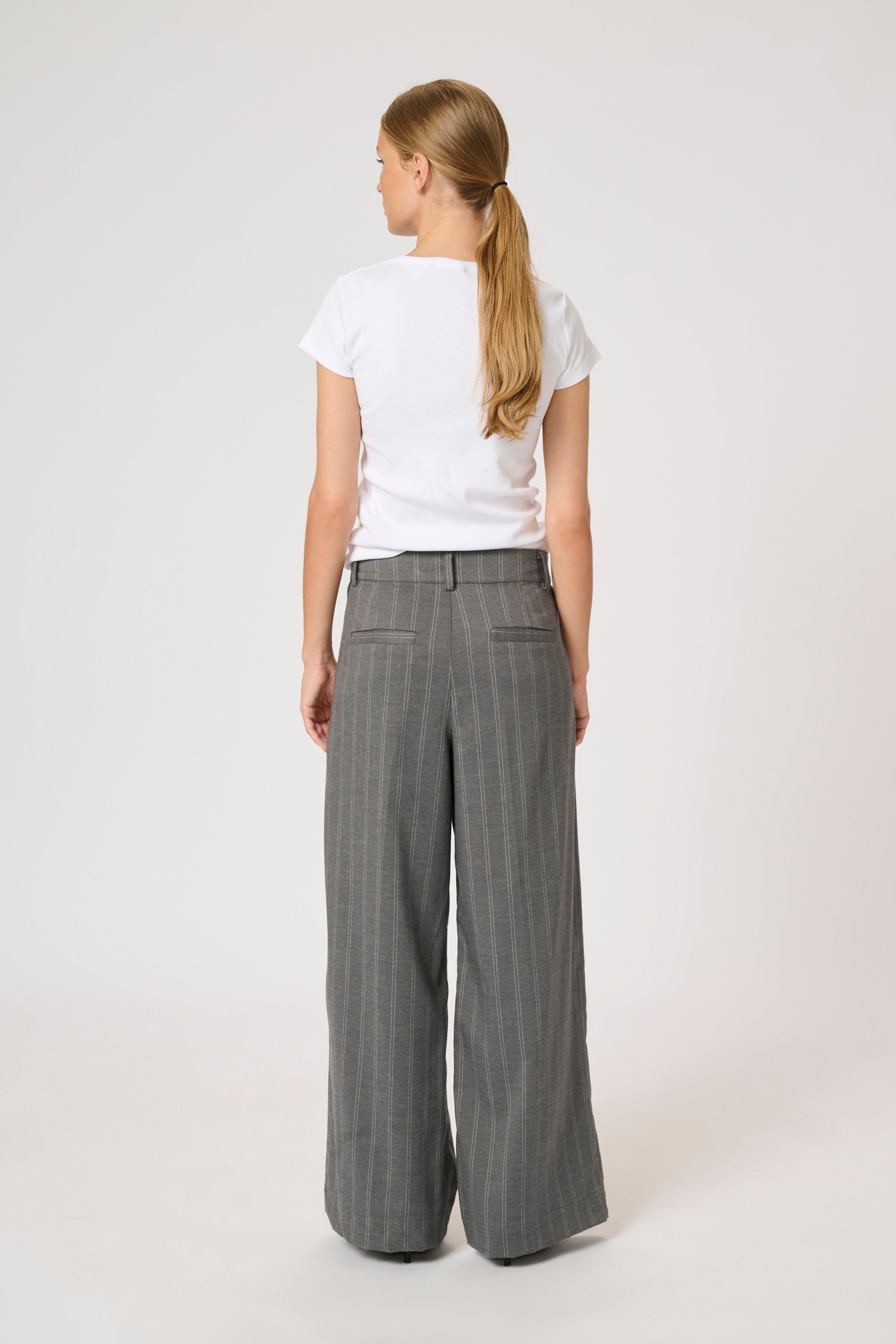 TitoMW Trousers LOOKBOOK BACK 10704831-106313