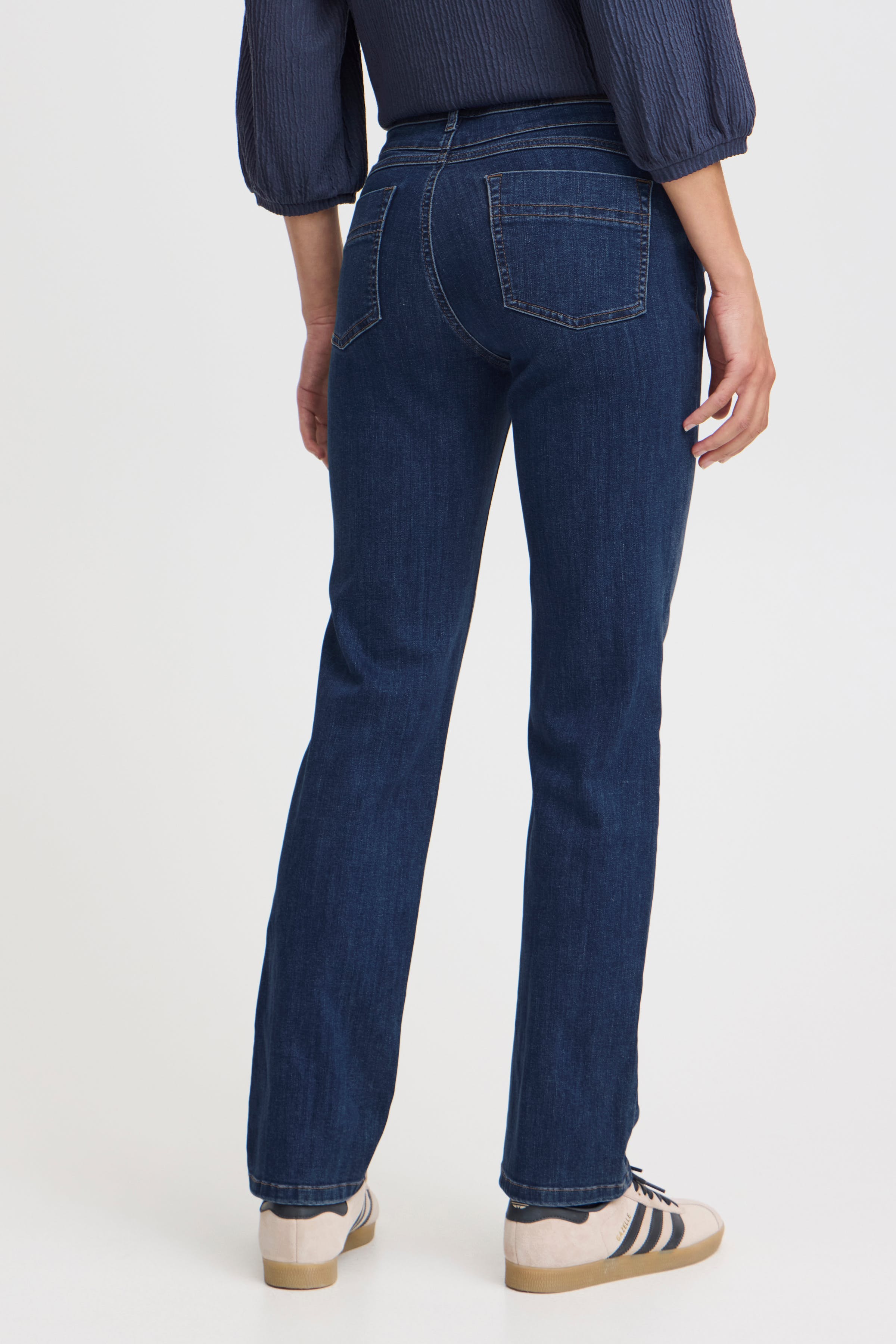 PZELLE HW Jeans Straight Leg LOOKBOOK BACK 50208008-200002