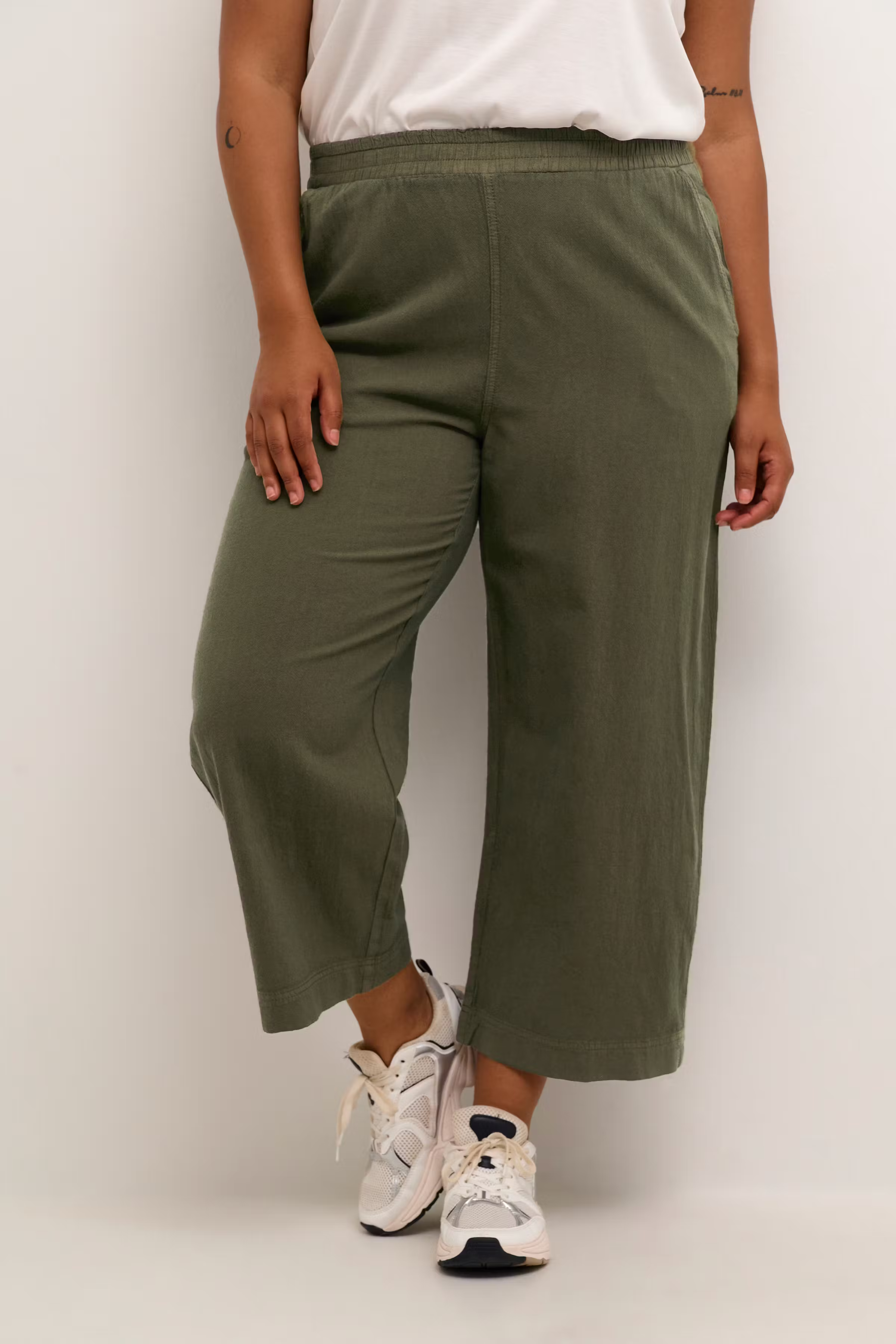 KCnana Culotte Trousers LOOKBOOK FRONT 10581488-190511