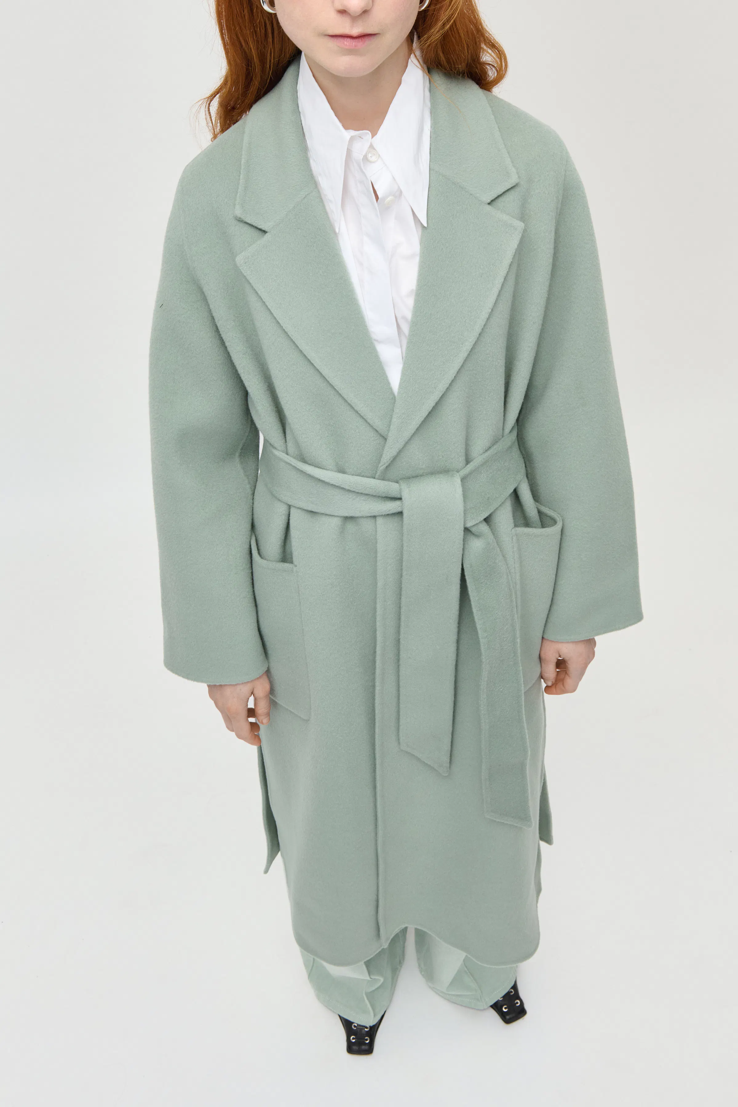 CELIA Mantel LOOKBOOK FRONT 30600561-GR557