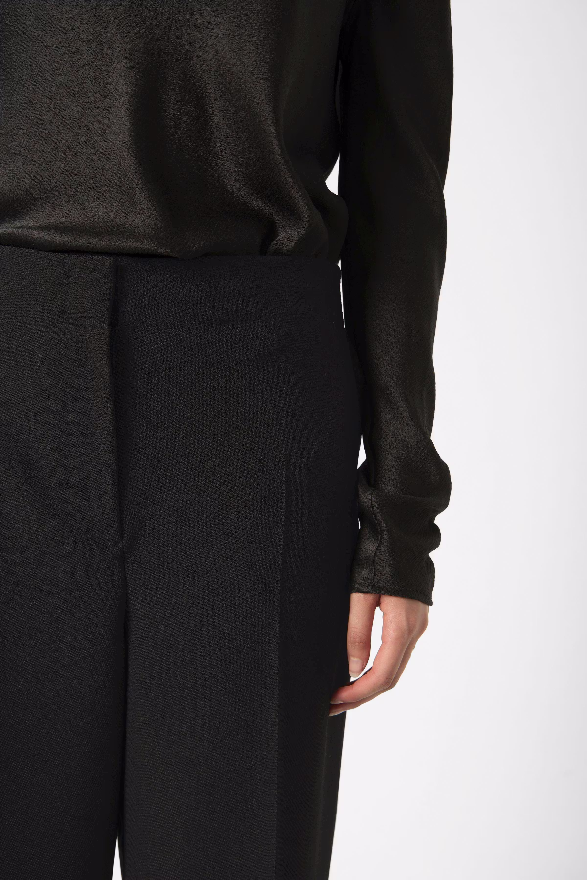 SLSarina Hose LOOKBOOK DETAIL 30408642-194008