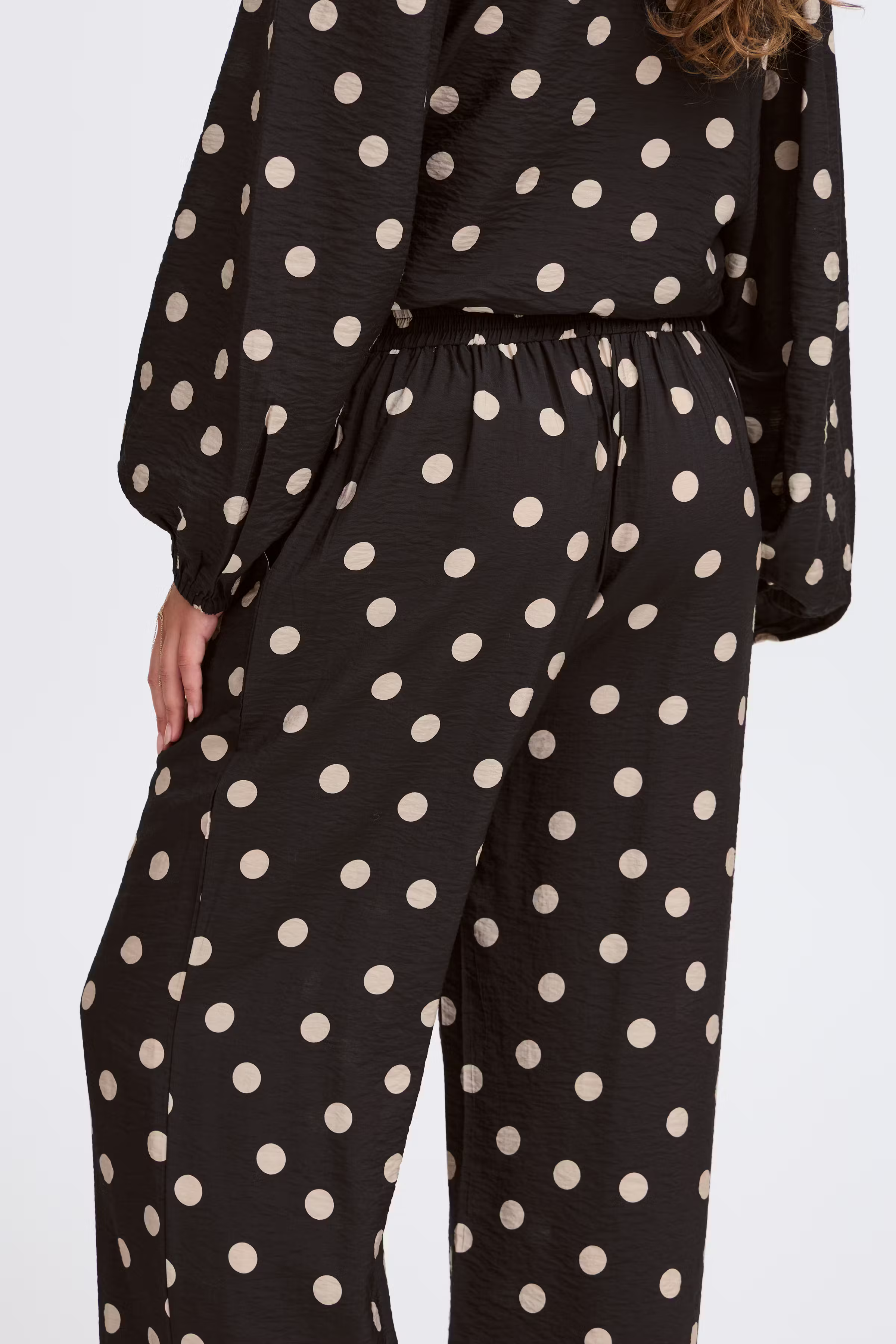 IXFRINIDA Hose LOOKBOOK DETAIL 20123566-194008