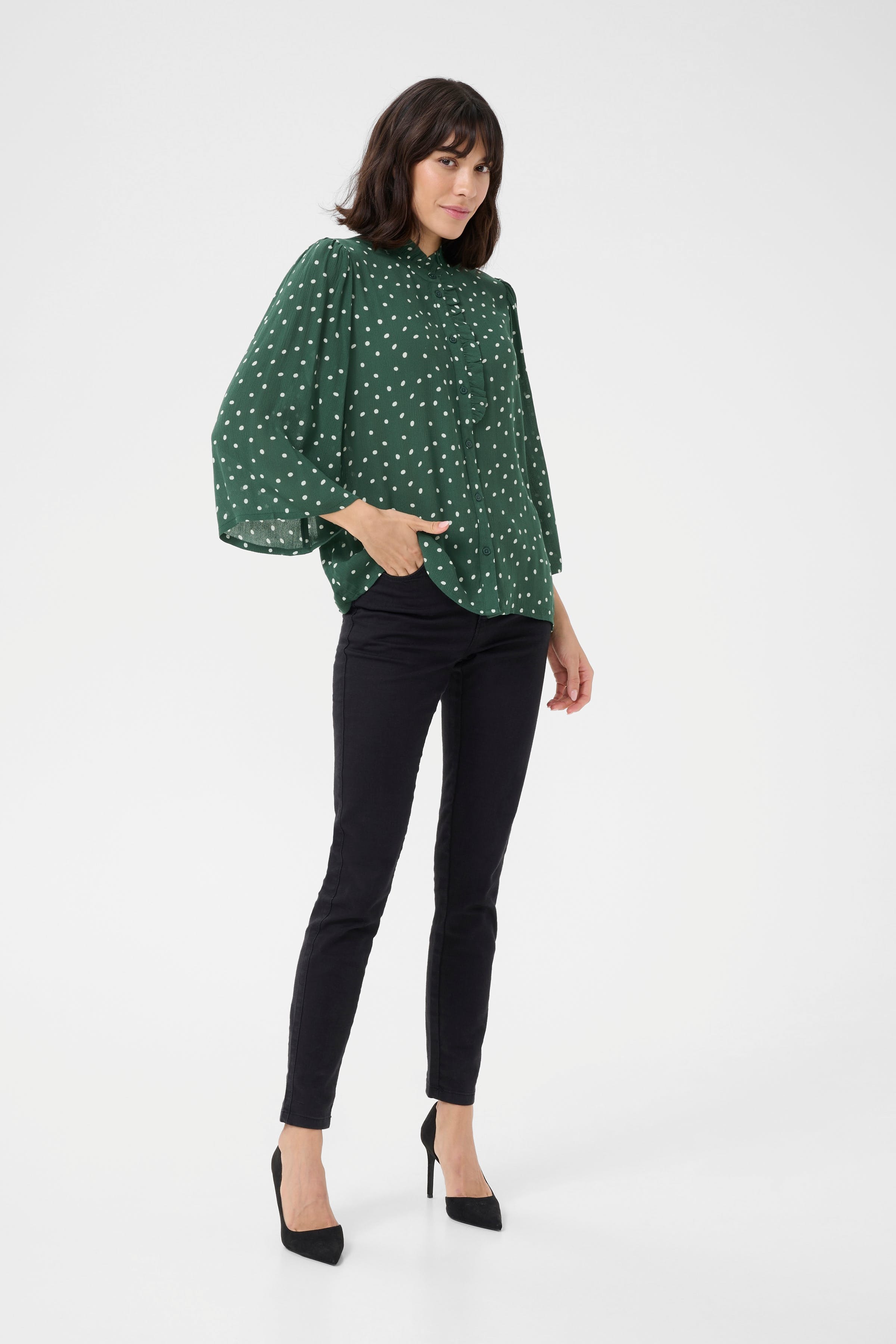 KAvinni Skjorta LOOKBOOK FRONT 10510057-107159