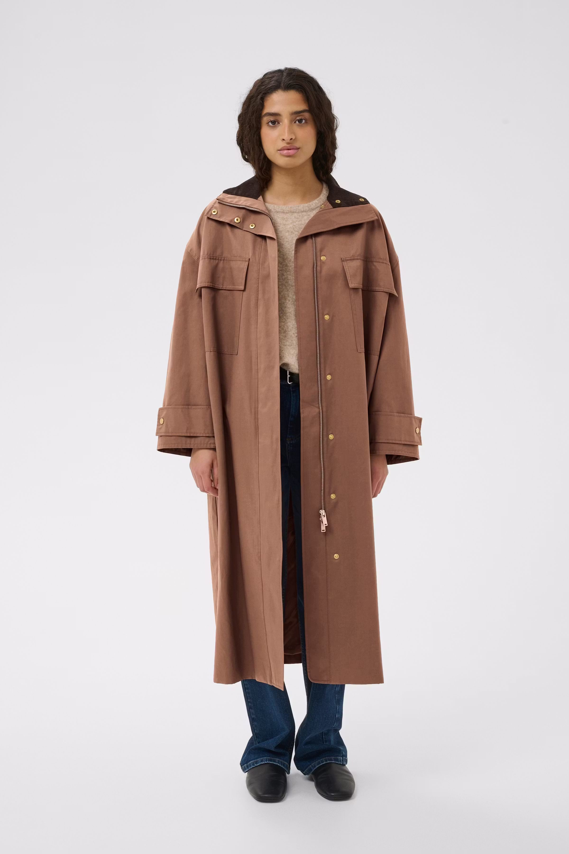 GRACELYNNIW Mantel LOOKBOOK FRONT 30112271-181314