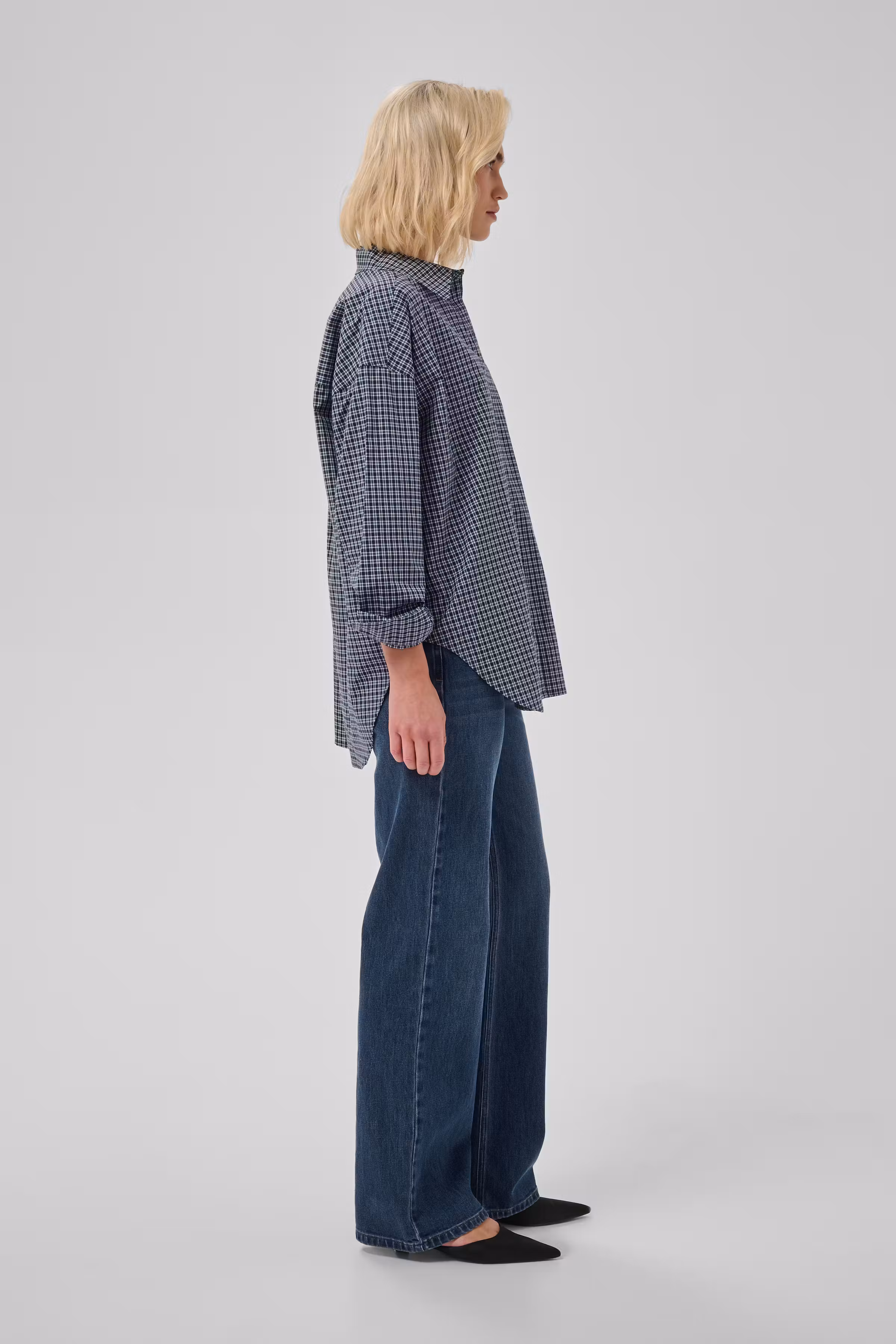 05 THE LOUIS HIGH WIDE JEANS LOOKBOOK FRONT 10704222-100062