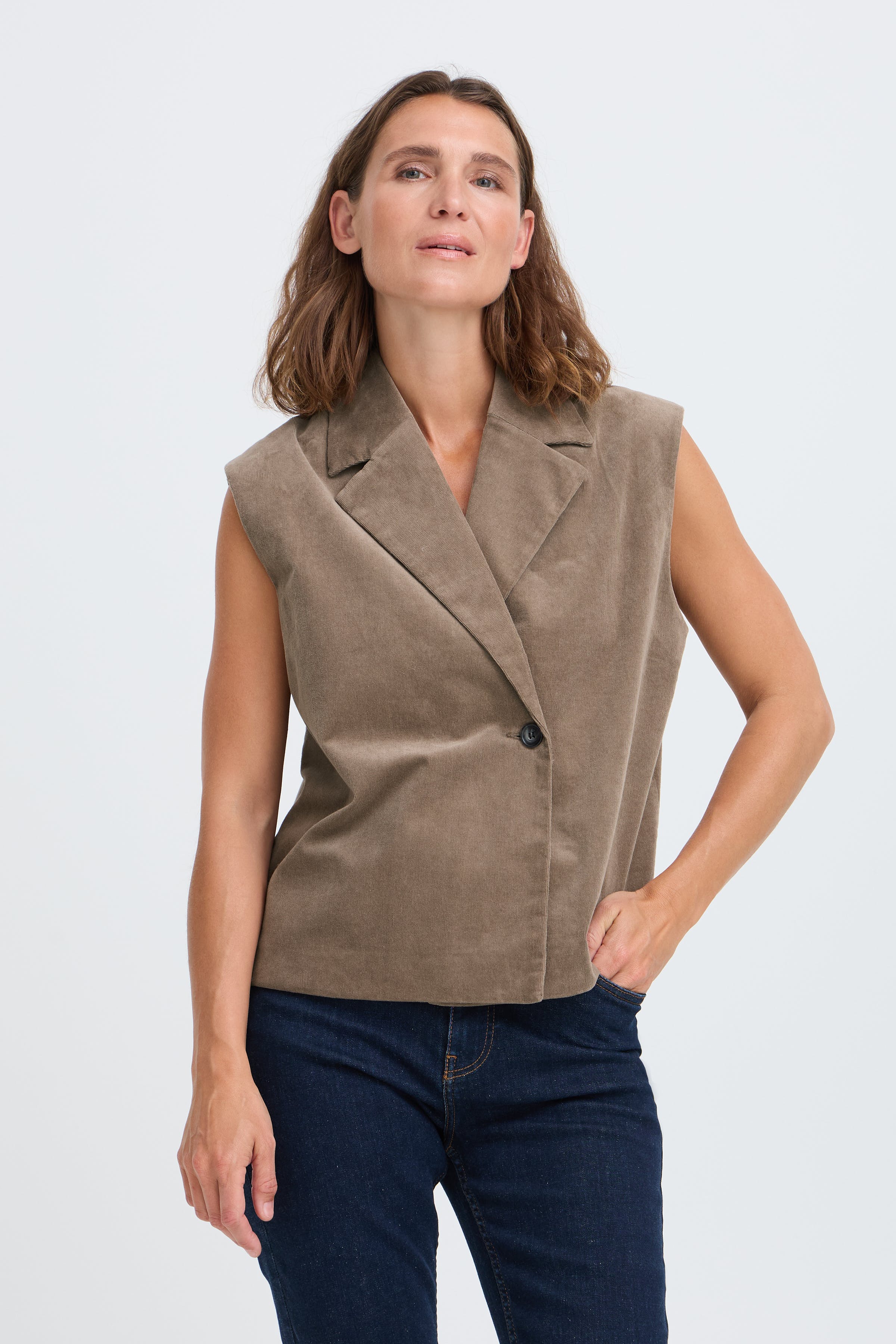 PZSALLY Weste LOOKBOOK FRONT 50210853-181112