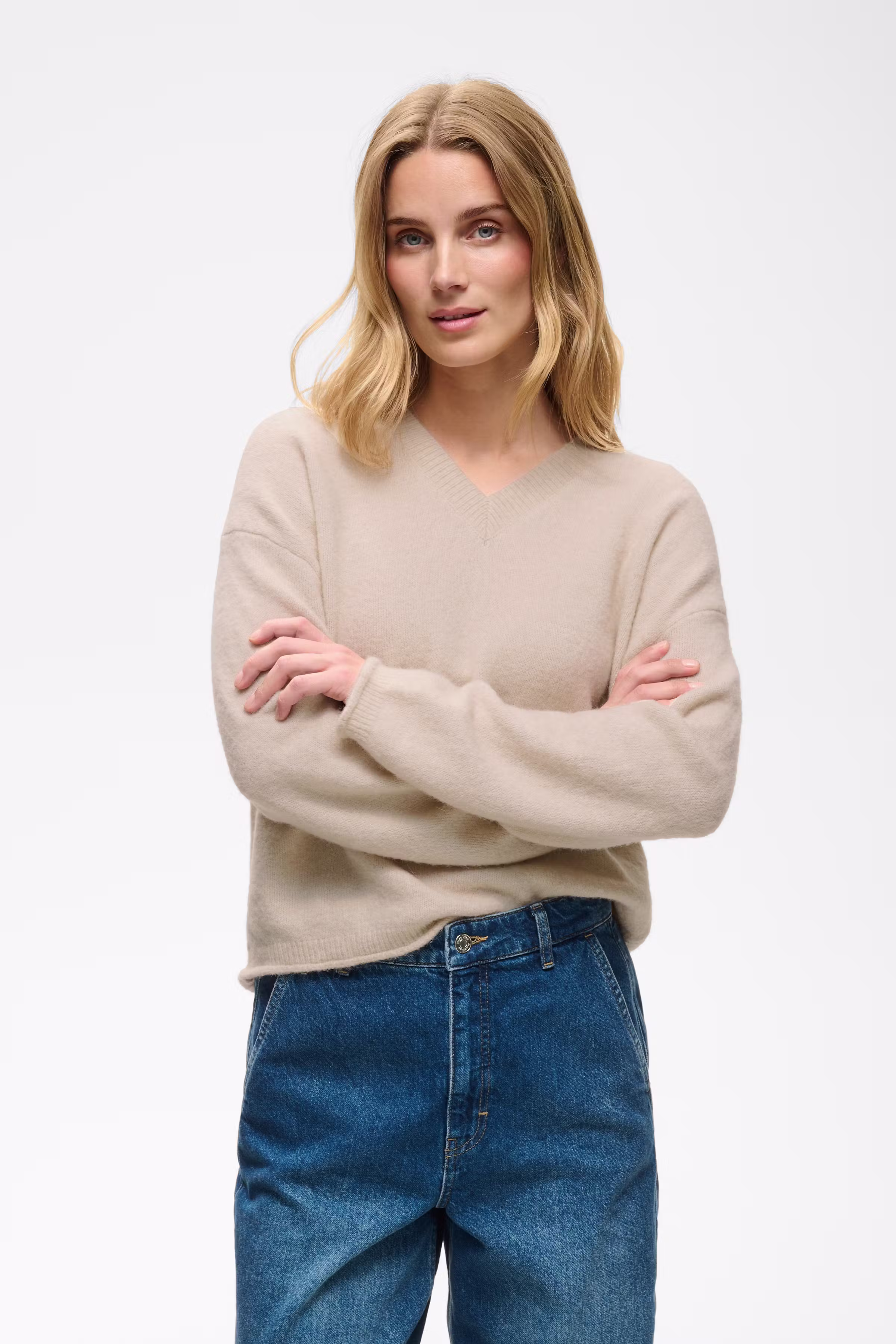 ChanillaPW Pullover LOOKBOOK FRONT 30310842-130400