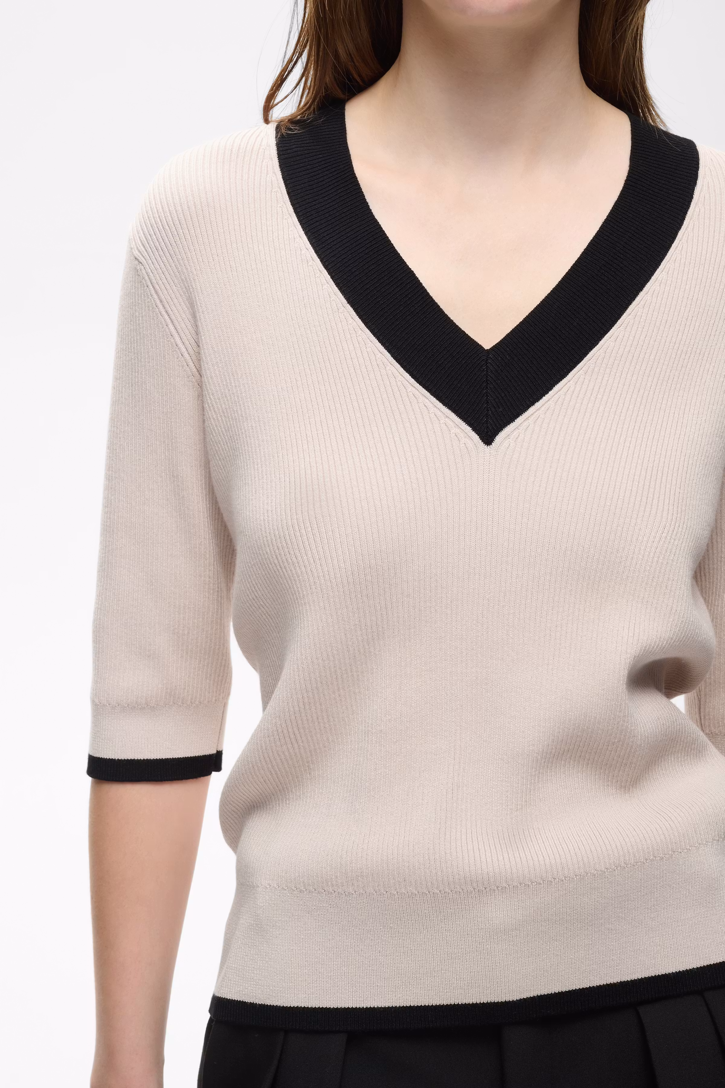 LeenahIW V-Neck Pullover LOOKBOOK DETAIL 30110675-130403