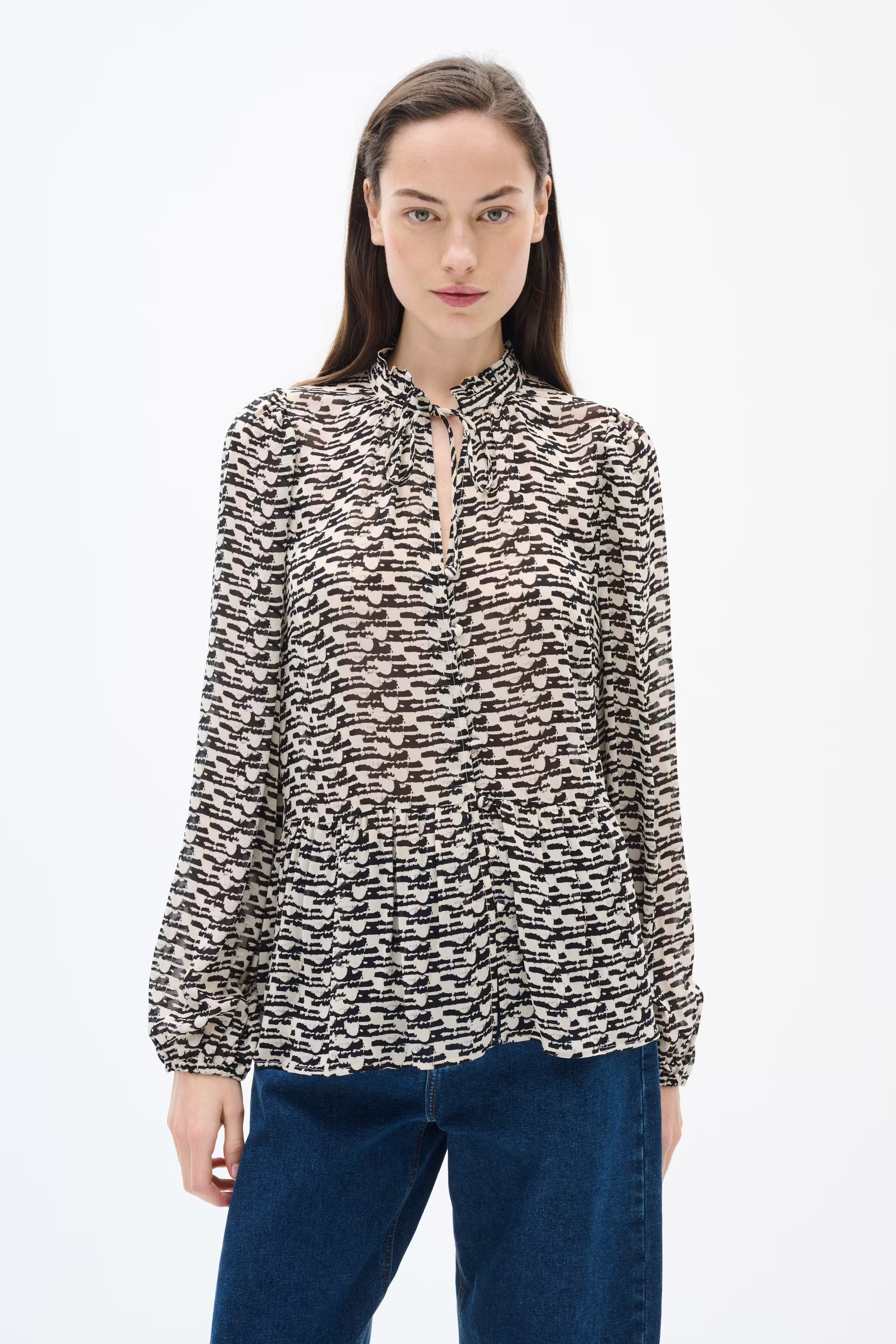 CessieIW Skjorte LOOKBOOK FRONT 30110251-303575