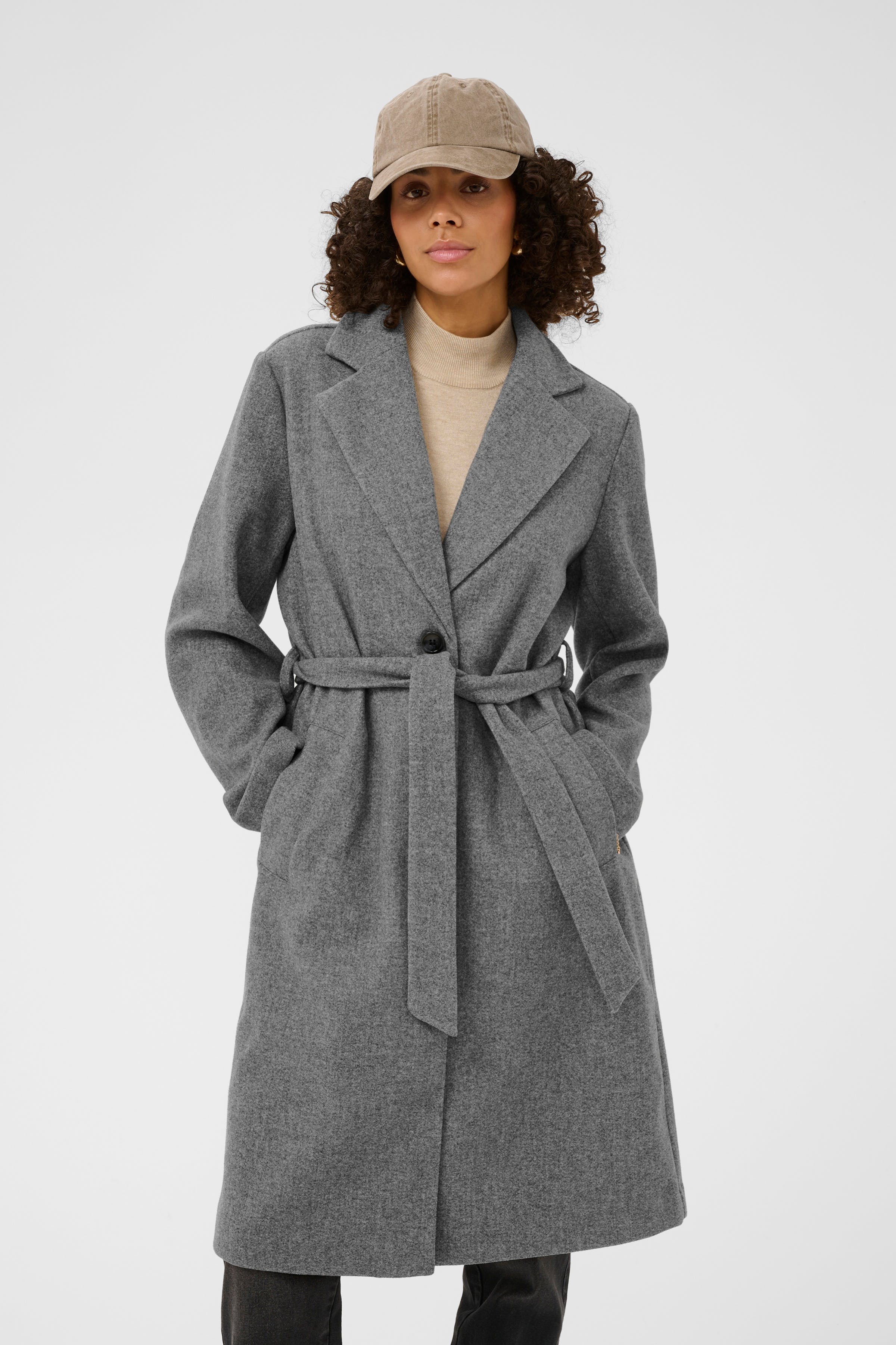 KAsaturn Mantel LOOKBOOK FRONT 10511086-100123