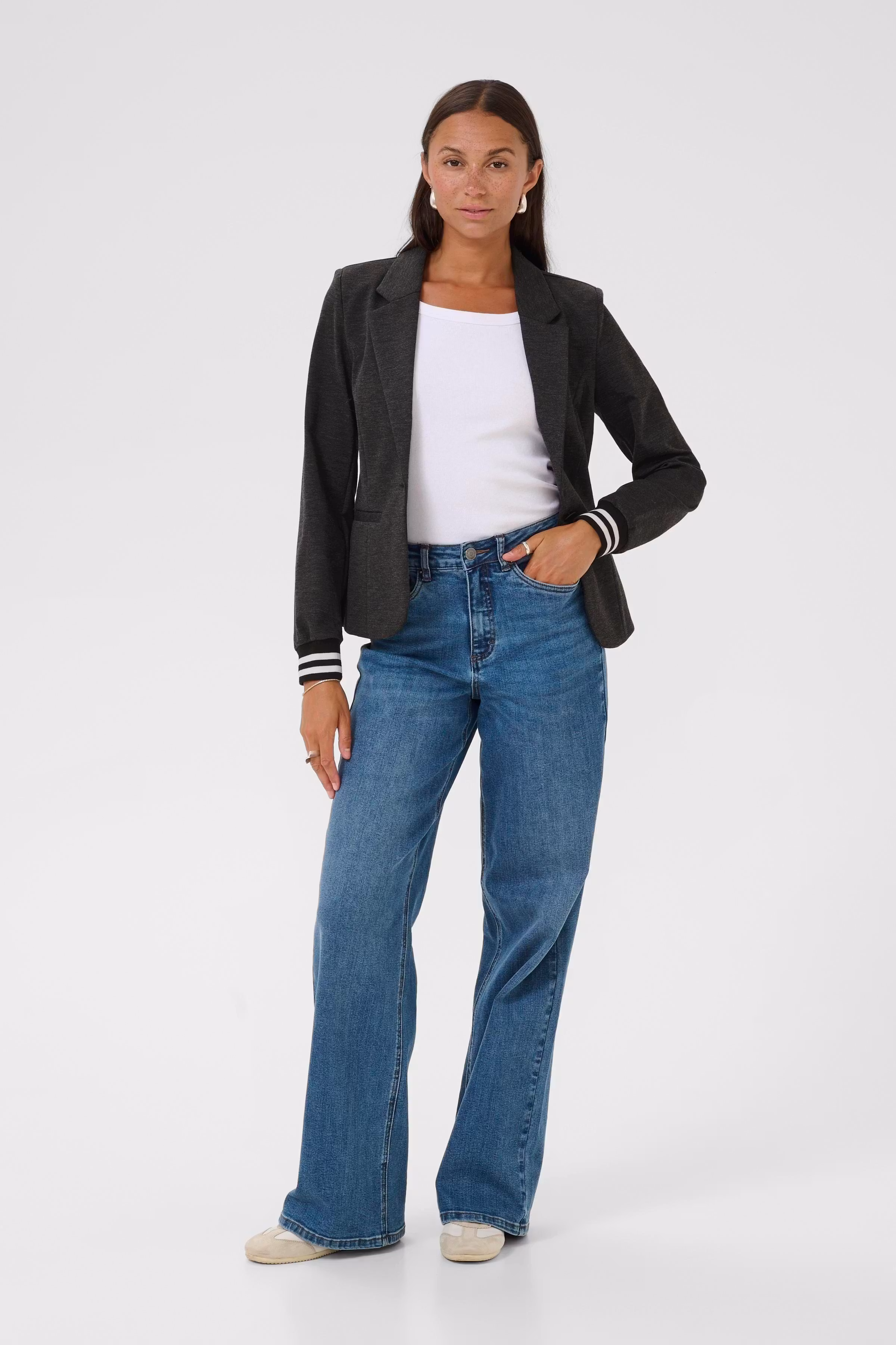 KAKinnie Blazer LOOKBOOK FRONT 10550800-108803