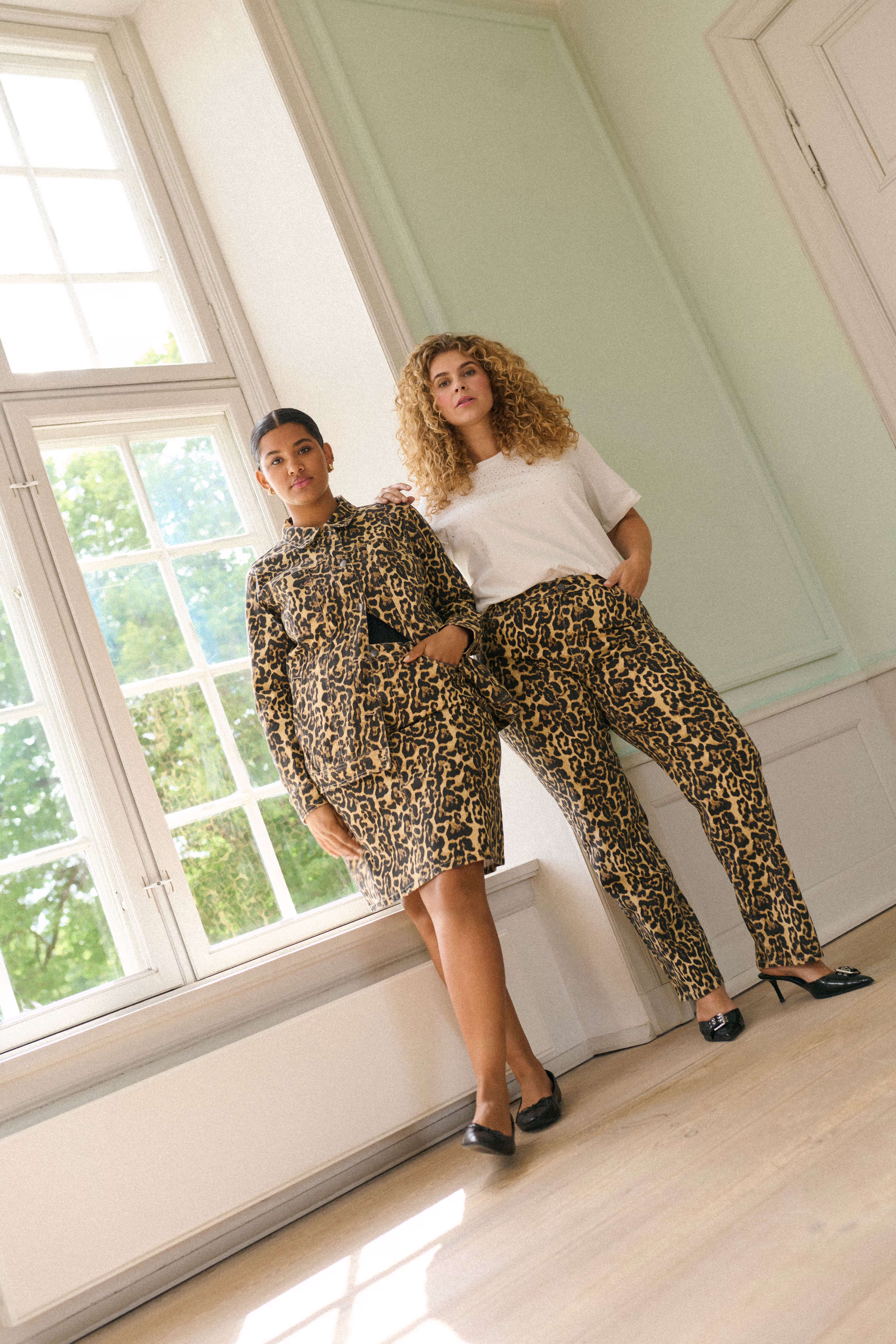 KCleonoma Leopard Straight Jeans LOCATION NONE 10583076-107281