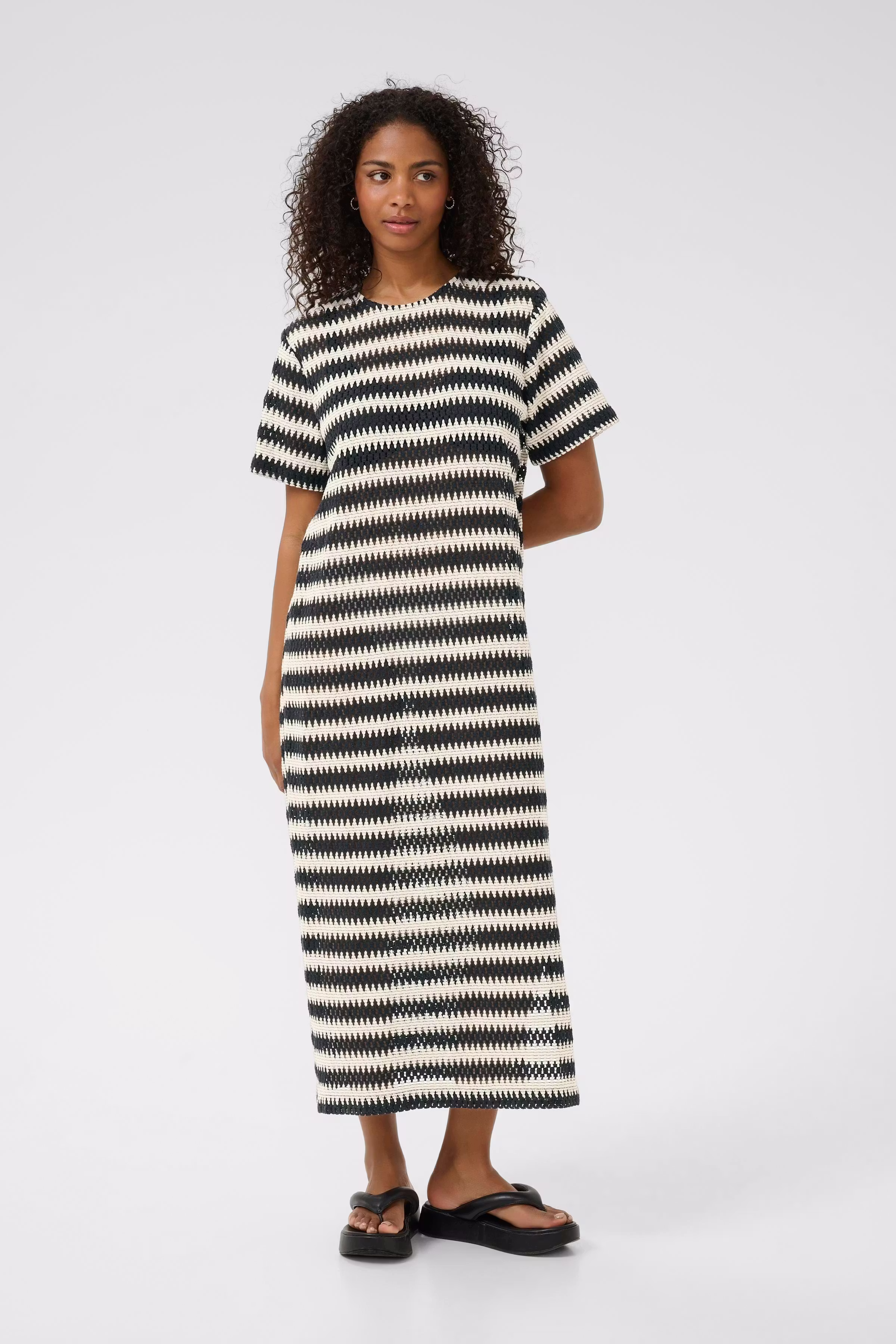 KAmolin Dress LOOKBOOK FRONT 10509917-107418