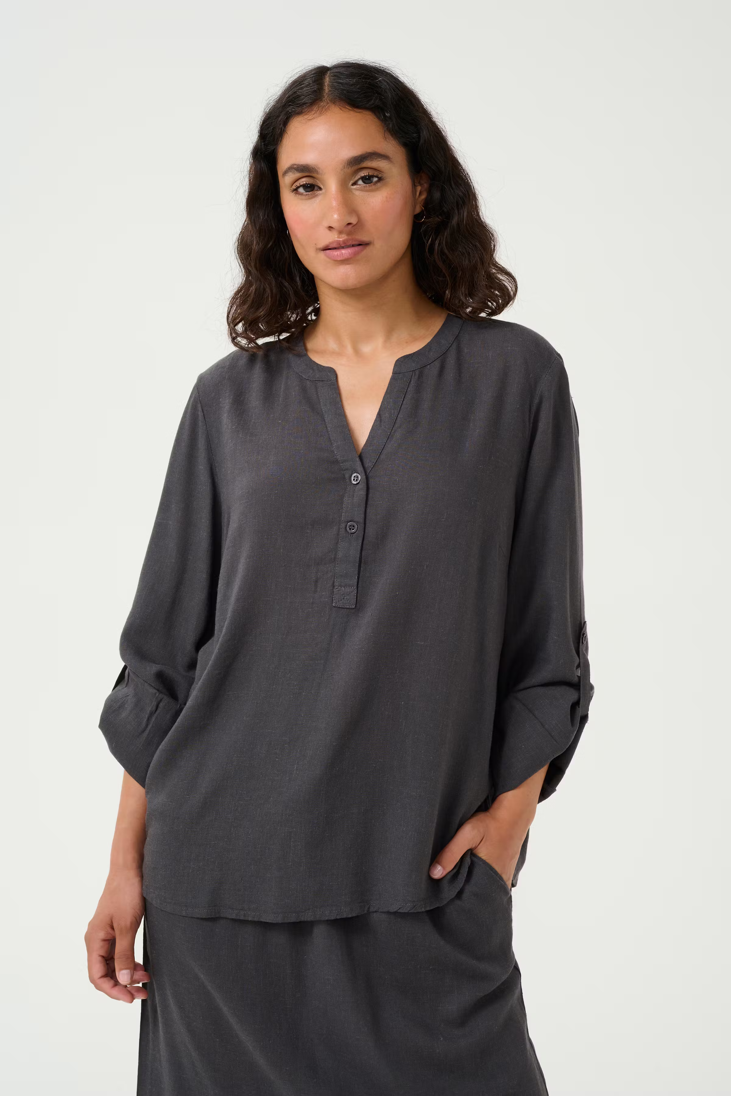 KAmilia Linnen blouse LOOKBOOK FRONT 10508313-190205